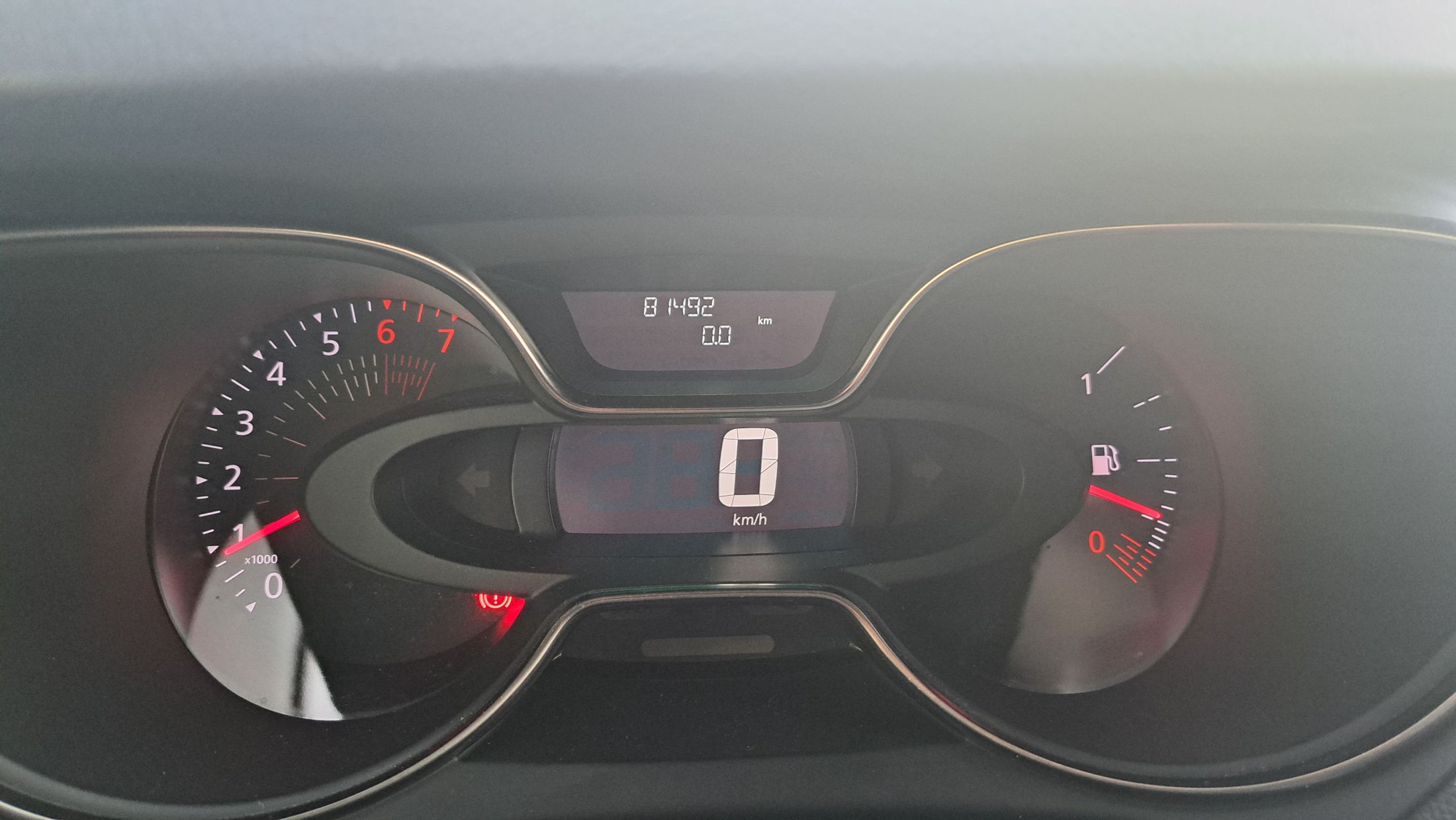 Renault Captur TCe 90, airco, GPS, sensor A, winter&zomerset op velg