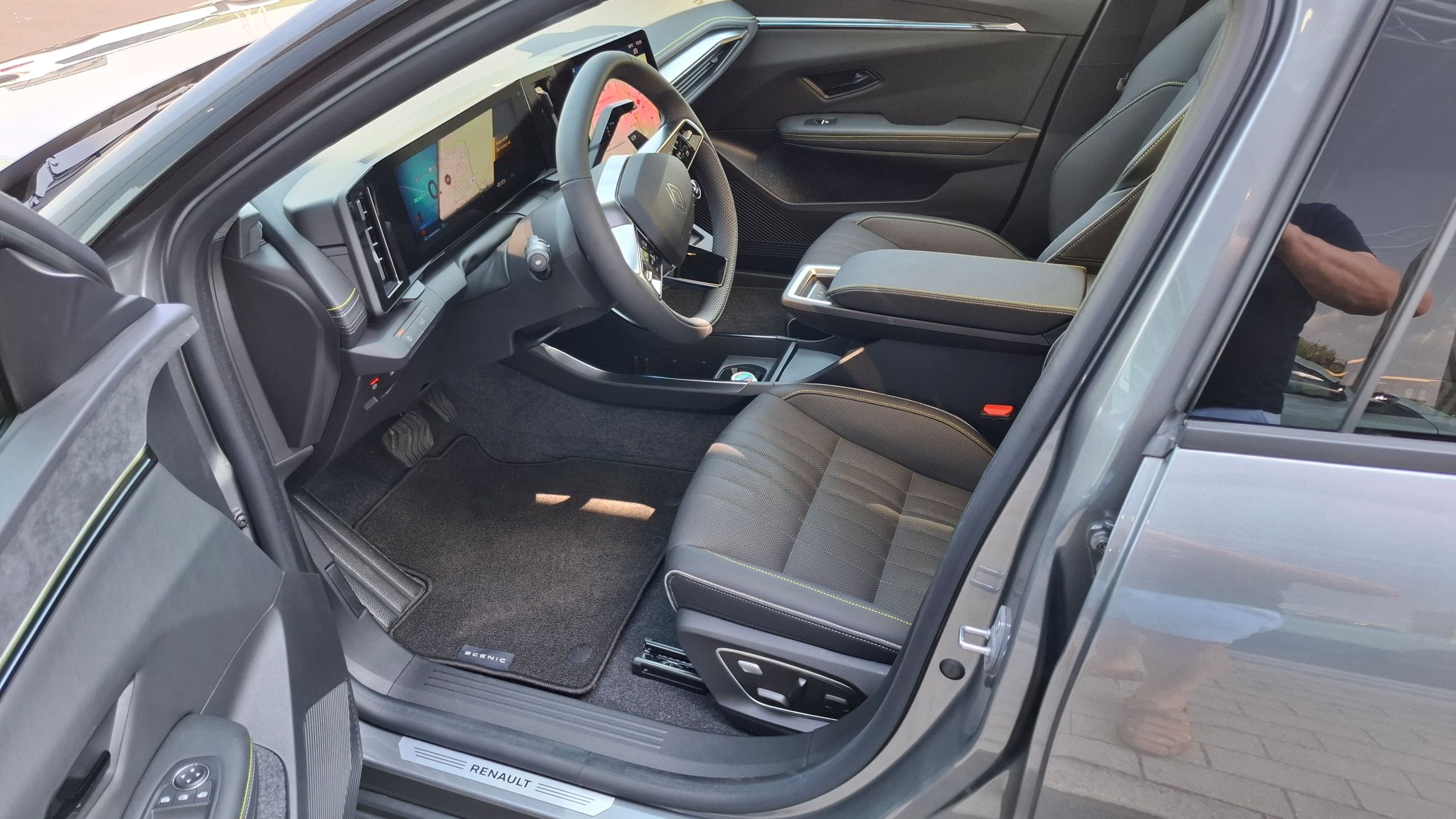 Renault Scenic E-Tech electric Iconic 220 hp long range DEMO