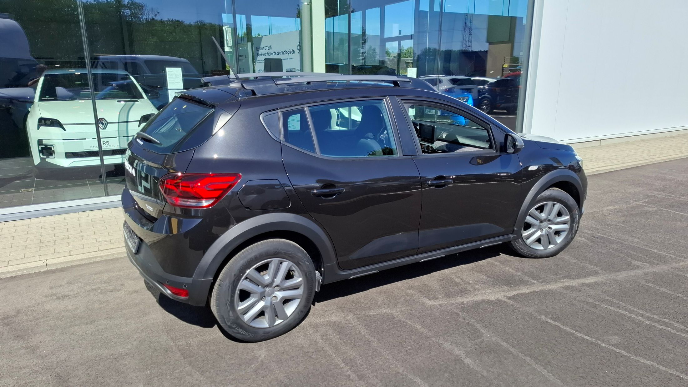 Dacia Stepway TCe 90, airco, GPS, sensor V+A, dodehoekwaarschuwing