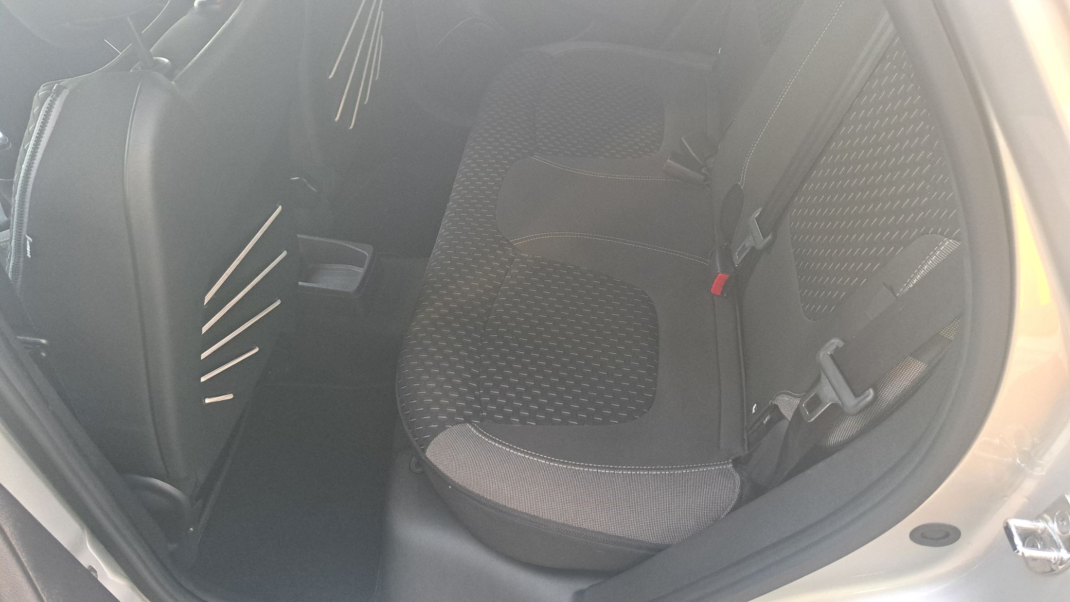 Renault Captur TCe 90, airco, GPS, sensor A, winter&zomerset op velg