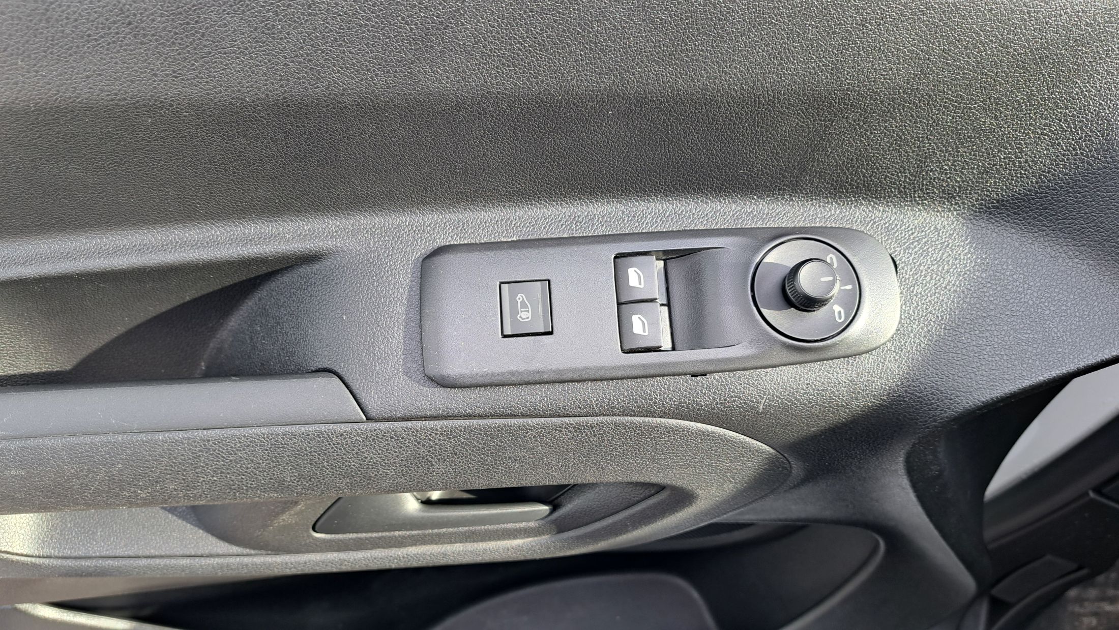 Citroen Berlingo 1500HDi 102Pk, 3 zit, airco, licht&regensor