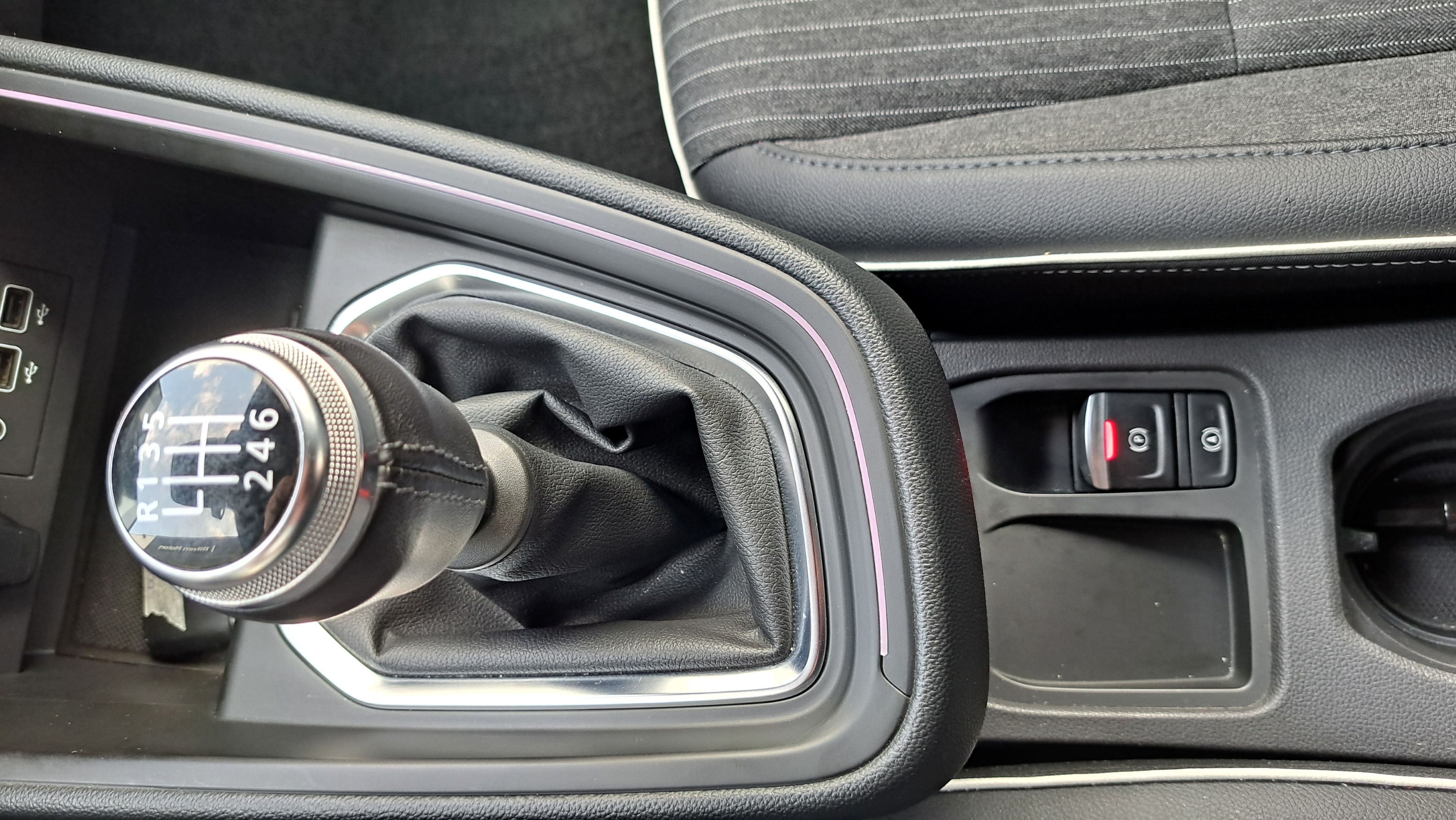 Renault Clio TCe 90 Intens, airco, GPS, camera, sensoren V+A