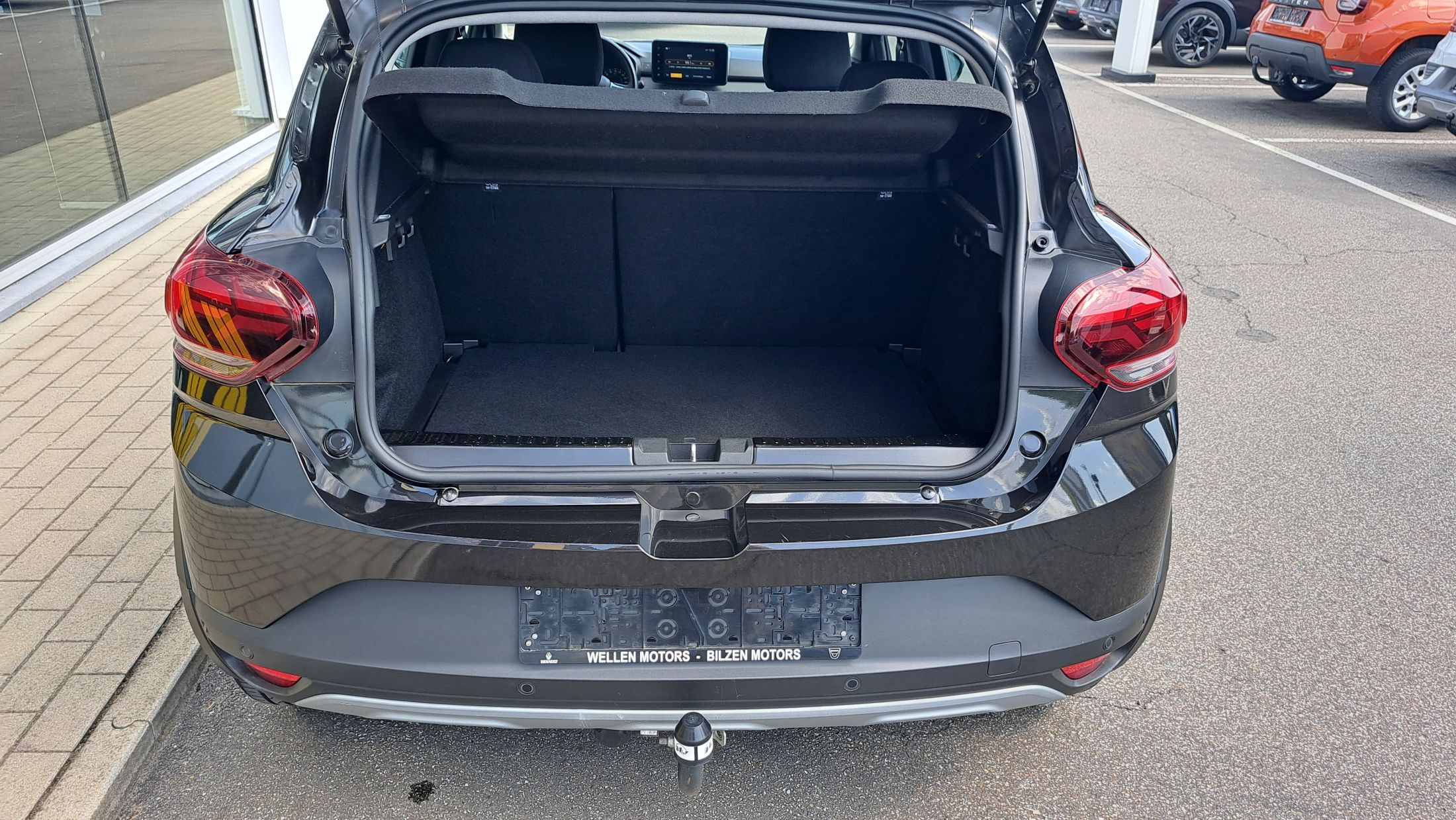 Dacia Stepway TCe 90, GPS, camera, sensoren, trekhaak, dodehoekwaarschuwing