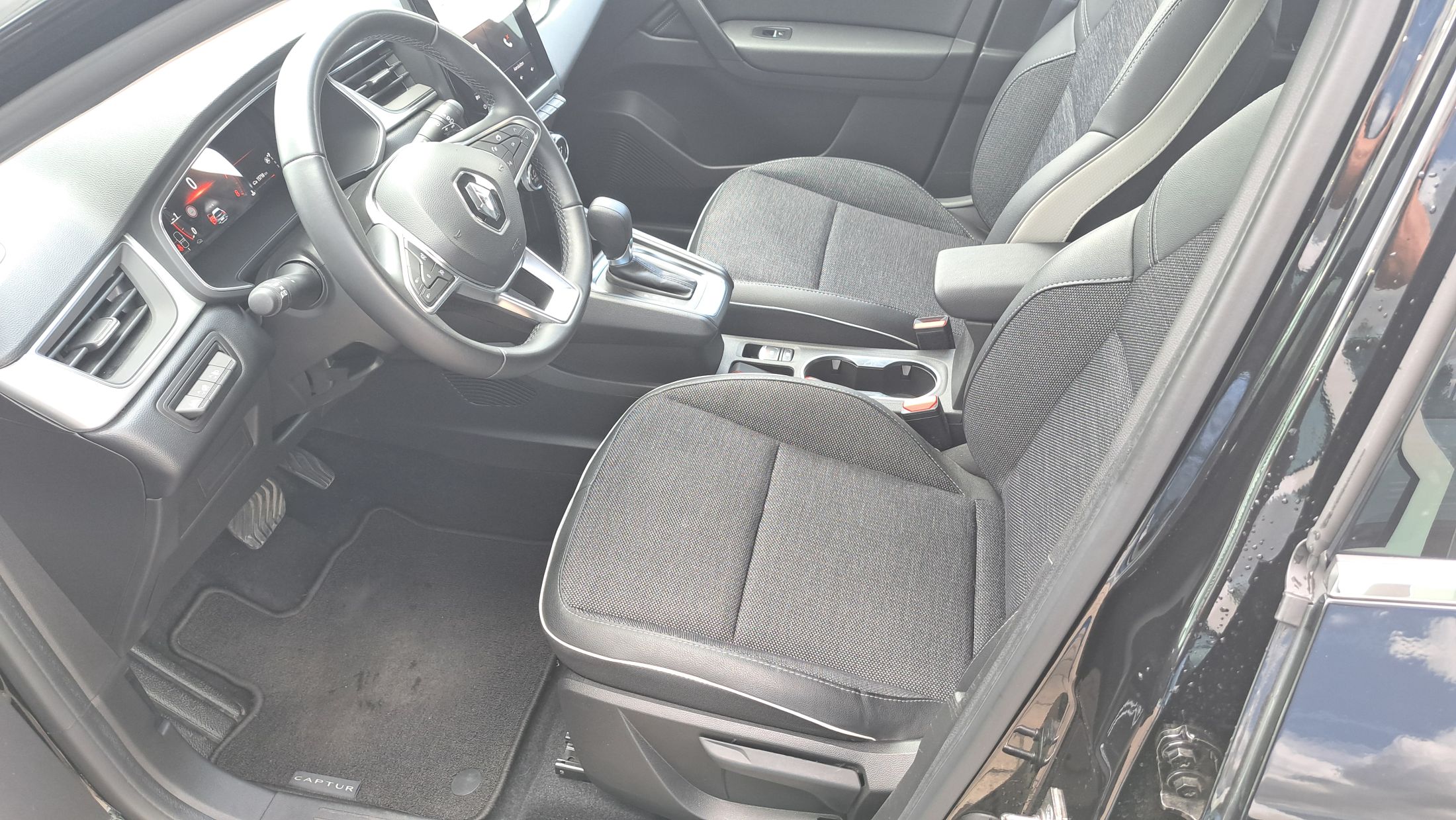 Renault Captur AUTOMAAT 1332cc 140Pk, GPS, camera, sensoren V+A