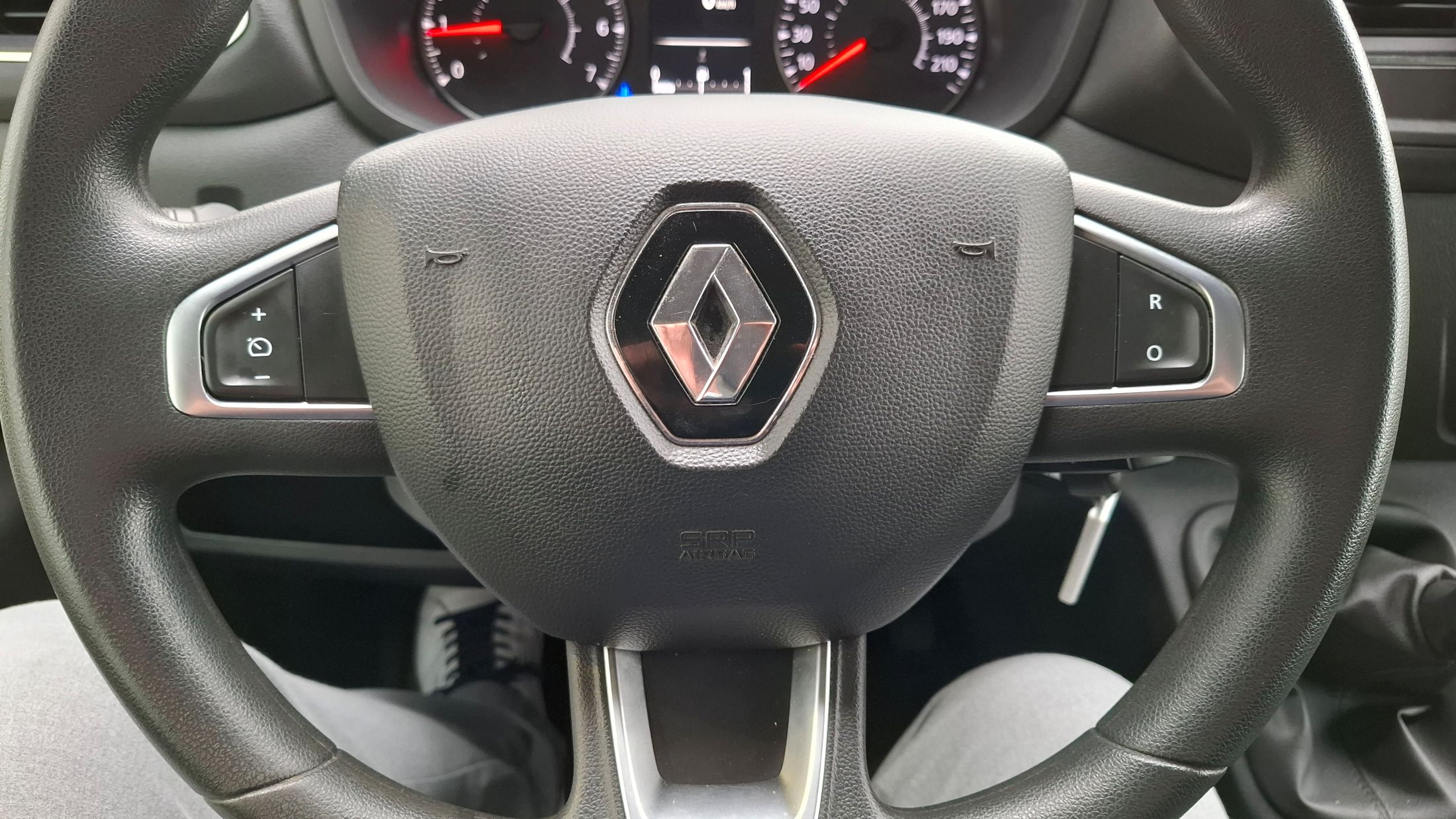 Renault Master dubbele cabine, open laadbak, trekhaak, GPS, 20450 ex. BTW