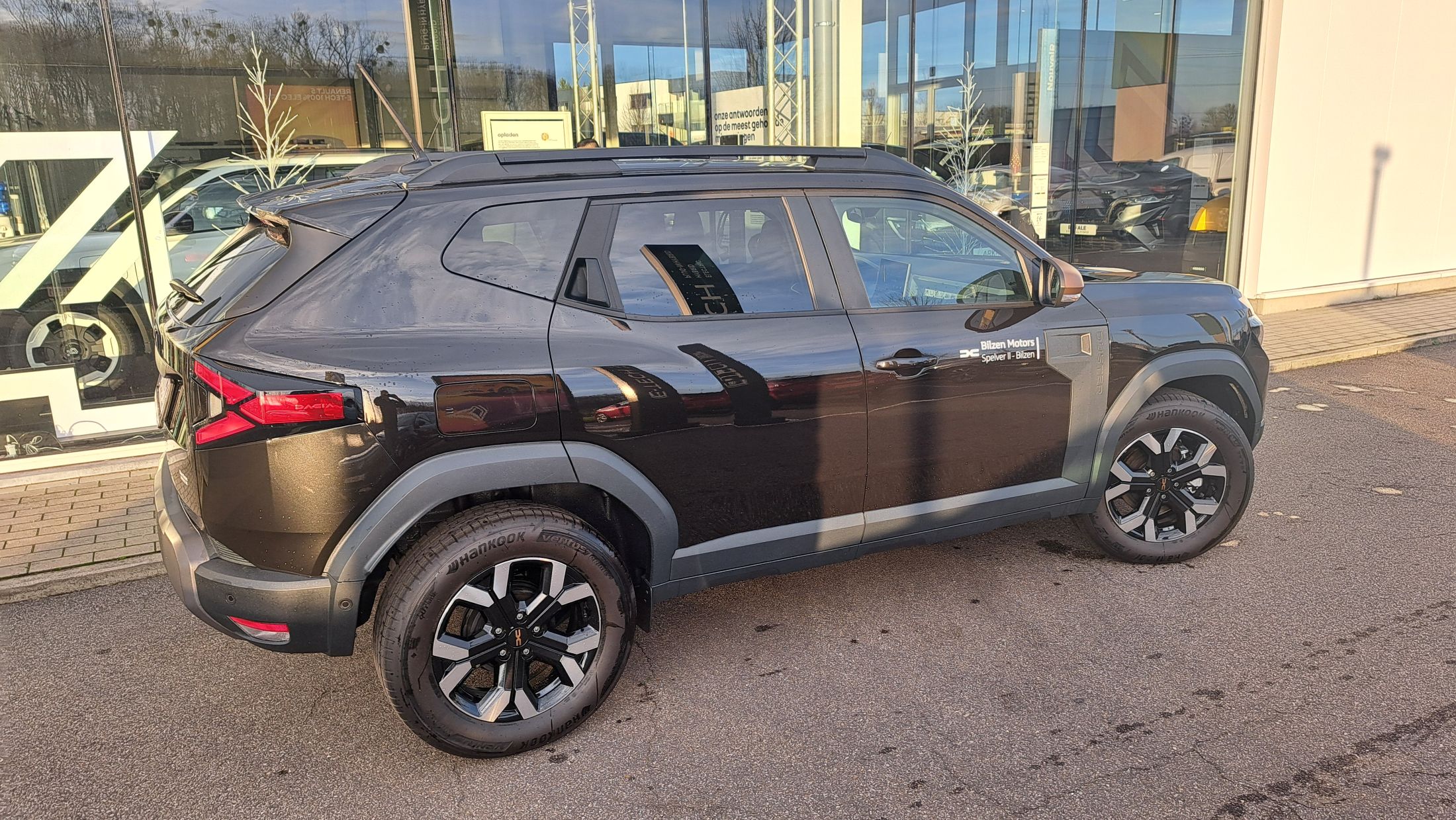 Dacia Duster Extreme Hybrid 140 Pk, 360 cam, GPS, dodehoekwaarschuwing.