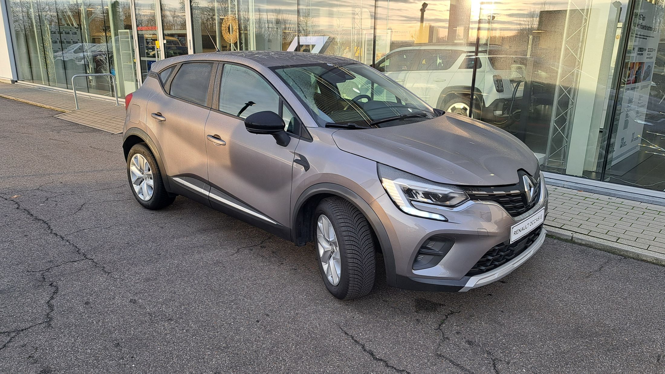 Renault Captur TCe 90, airco, sensoren A, 4seizoensbanden.