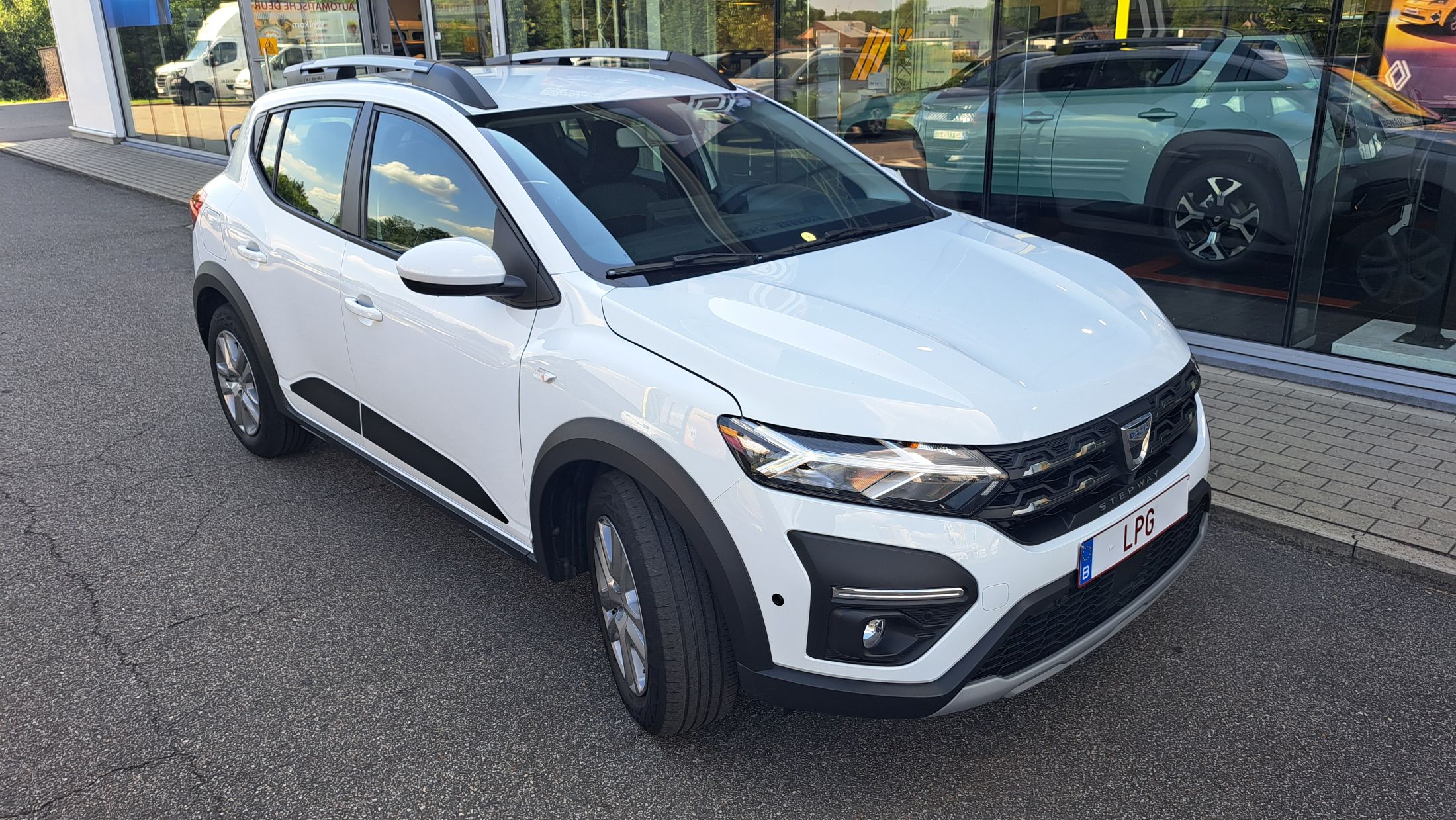 Dacia Stepway TCe 90 benzine/LPG, sensor V+A, GPS, dodehoekw