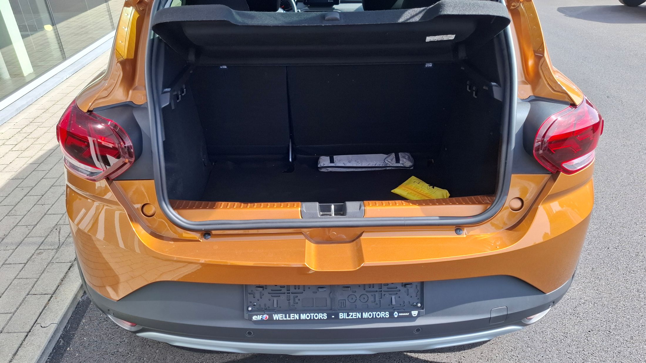Dacia Stepway TCe 90, GPS, camera, dodehoekwaarschuwing, alu velgen, airco