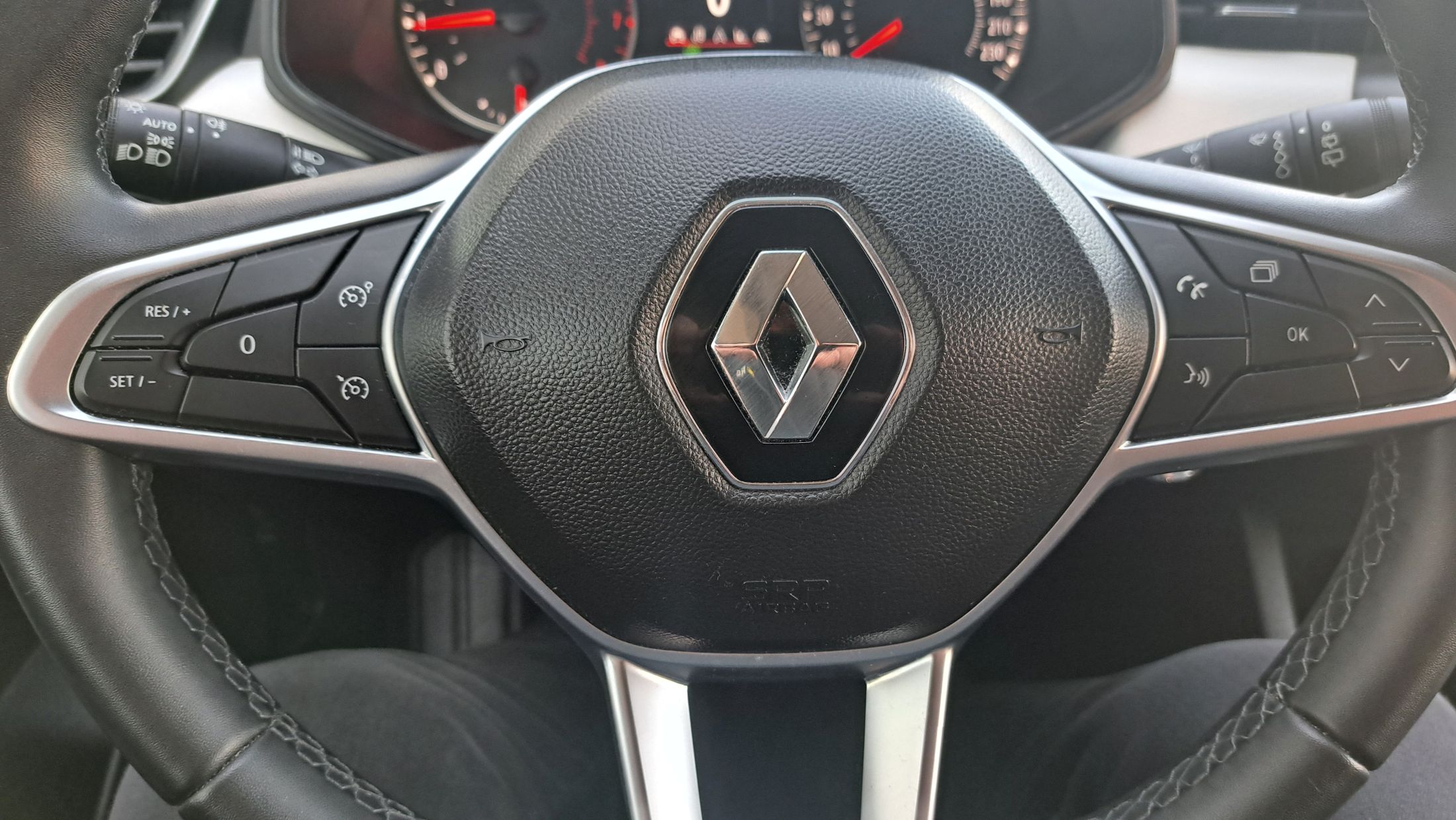 Renault Clio TCe 90 Limited, airco, GPS, licht-&regensensor