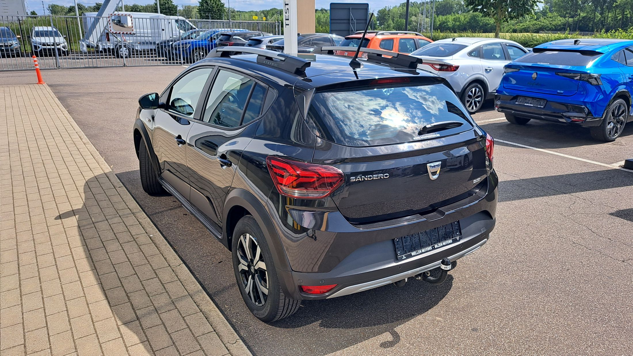 Dacia Stepway TCe 90, GPS, camera, sensoren, trekhaak, dodehoekwaarschuwing