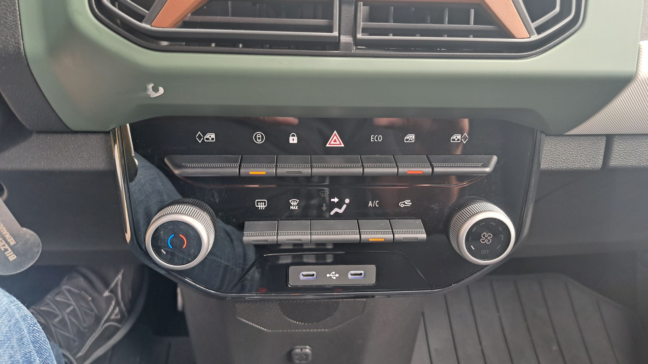 Dacia Spring Extreme 65 Pk, GPS, airco, sensoren A, camera