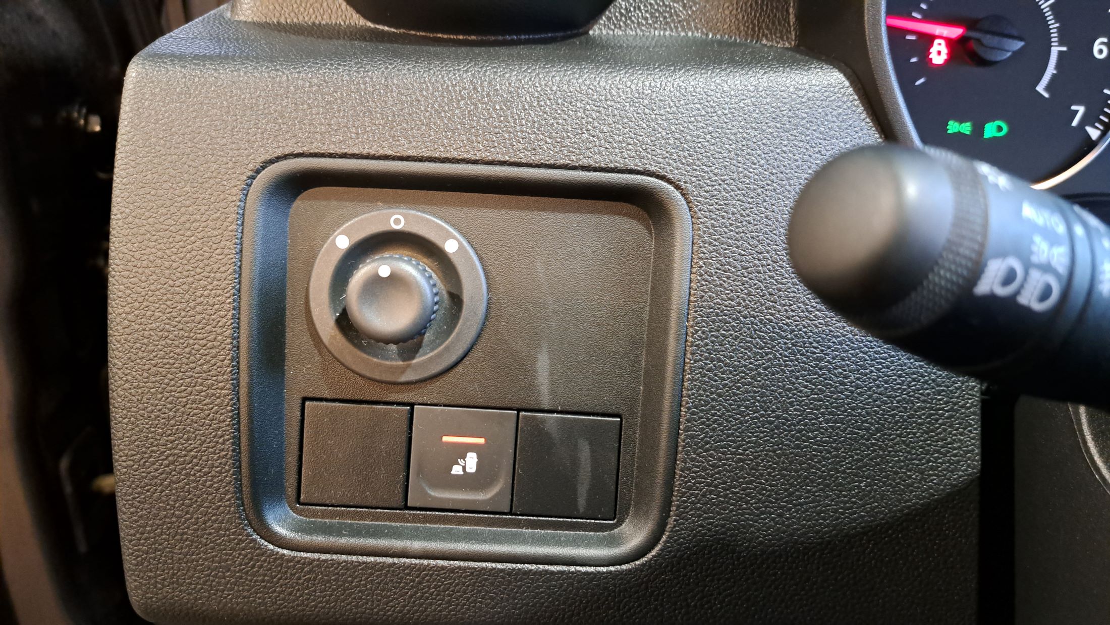 Dacia Duster 1.0 TCe Journey, GPS, camera, sensors V+A, dodehoekwaarschuwing, leder