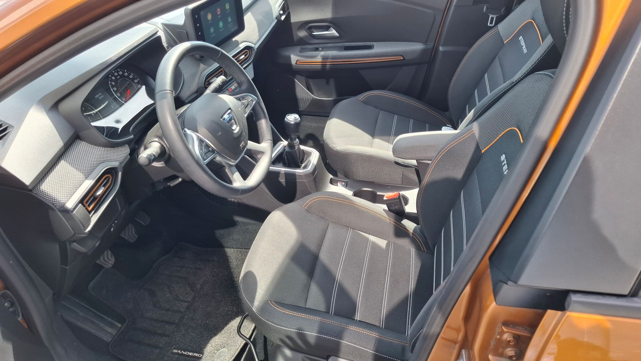 Dacia Stepway TCe 90, GPS, camera, dodehoekwaarschuwing, alu velgen, airco