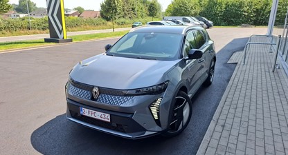 Renault  Scenic E-Tech electric Iconic 220 hp long range DEMO