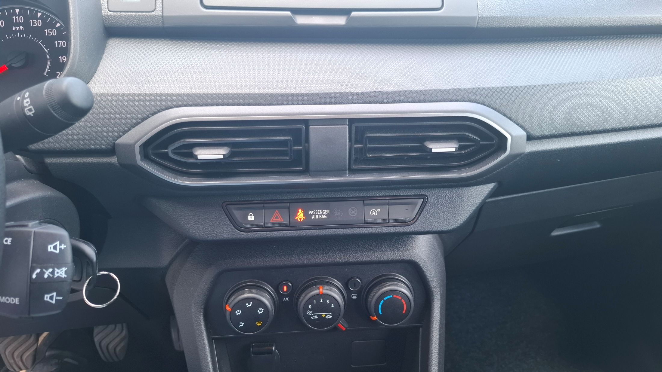 Dacia Sandero 67 Pk, airco, apple&android, garantie tot 22/ 03/2028