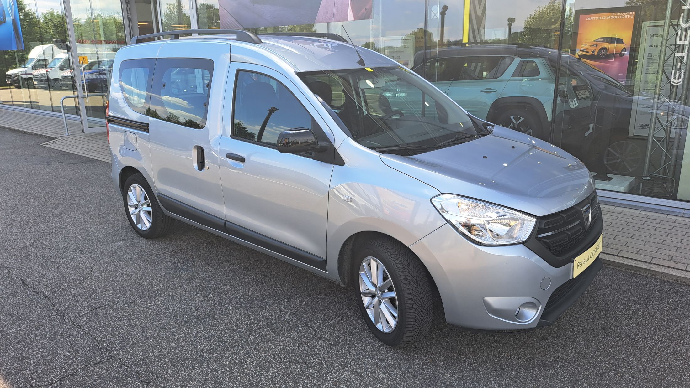 Dacia Dokker 1332cc 130Pk, GPS, sensor A, schuifdeur L+R