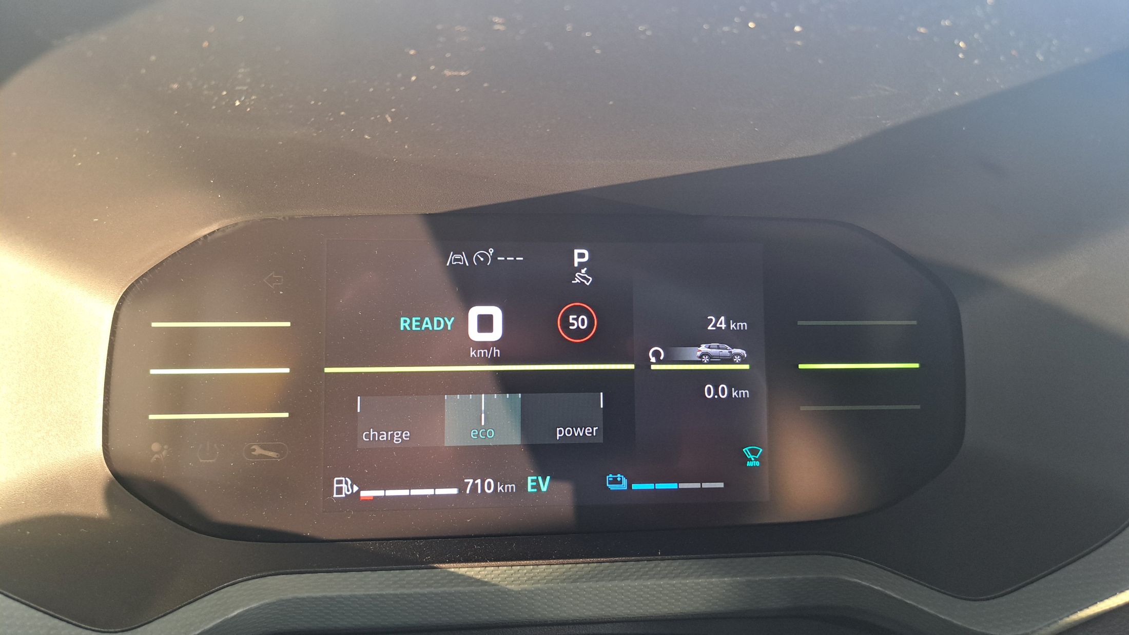 Dacia Duster Extreme Hybrid 140 Pk, 360 cam, GPS, dodehoekwaarschuwing.