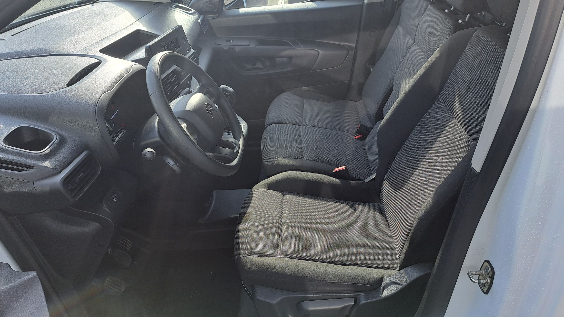 Citroen Berlingo 1500HDi 102Pk, 3 zit, airco, licht&regensor