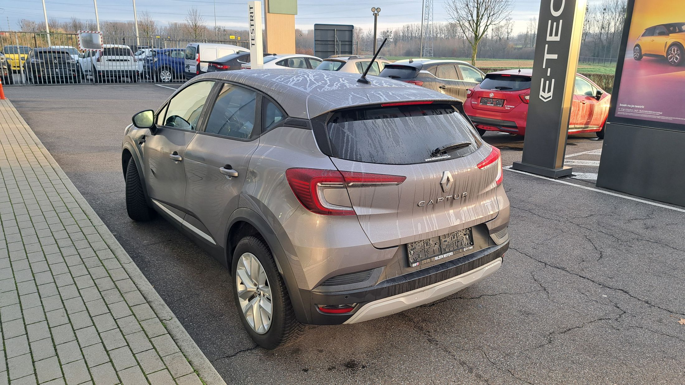 Renault Captur TCe 90, airco, sensoren A, 4seizoensbanden.