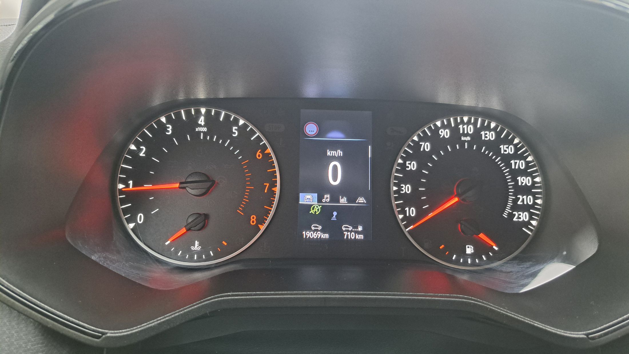 Renault Clio Equilibre TCe 90, airco, apple & android, sensoren A