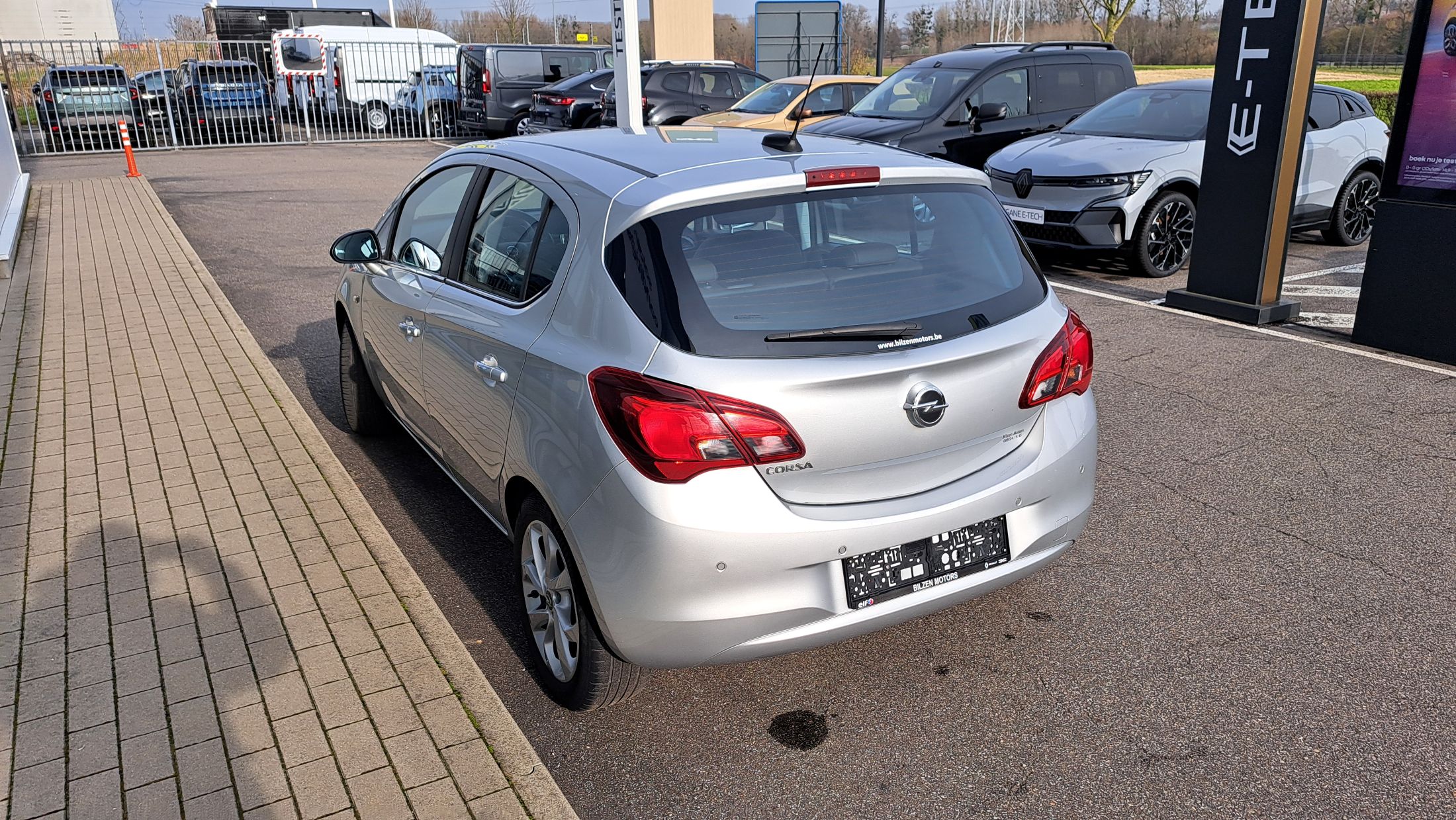 Opel Corsa 1229cc 70Pk, 5 deurs, airco, sensor achter