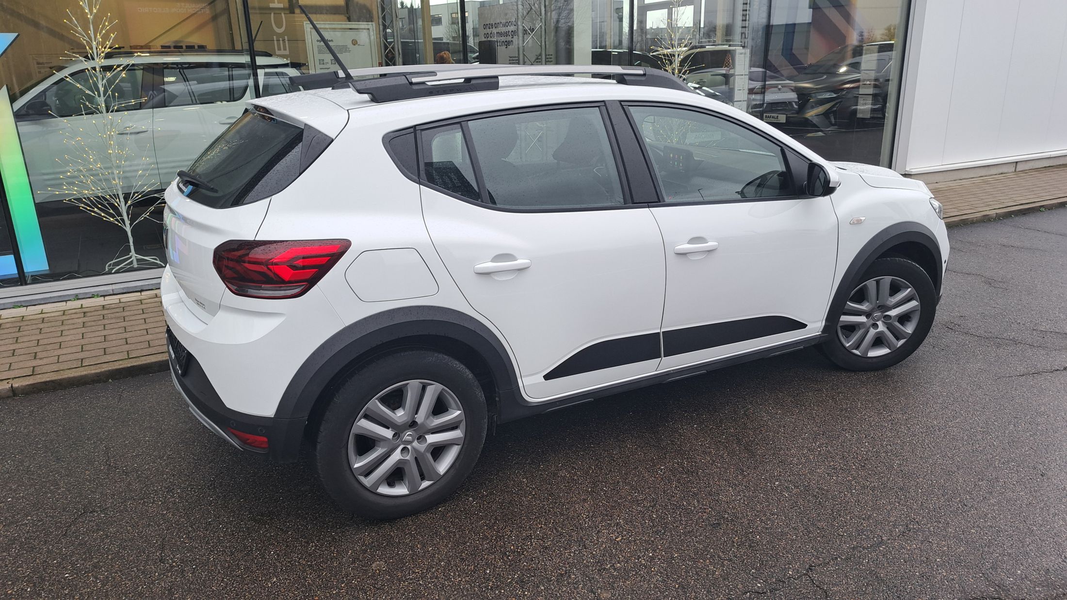 Dacia Sandero Stepway TCe90, GPS, camera, sensoren V+A, dodehoekwaarschuwing