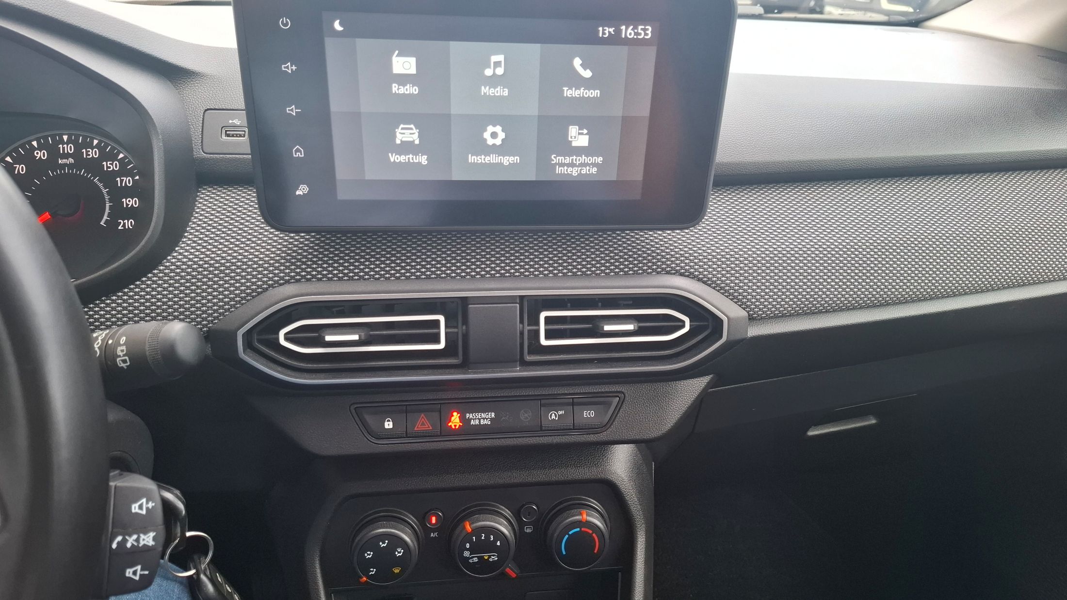 Dacia Sandero TCe 90 AUTOMAAT,airco, sensorV+A, camera, trekhaak