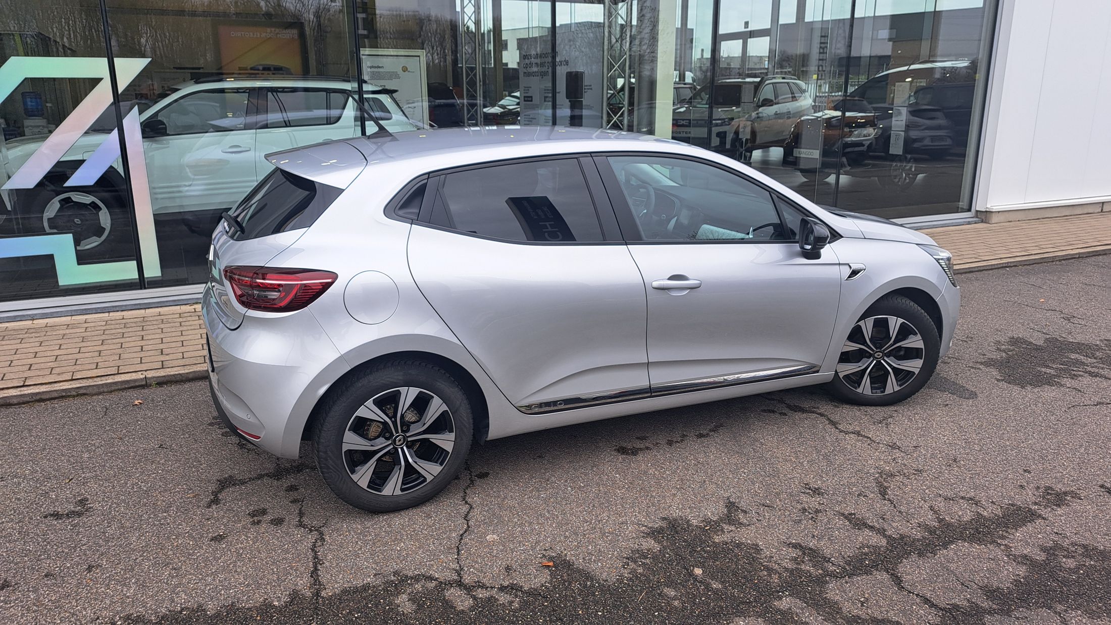 Renault Clio Limited TCe 90, airco, GPS, sensor A, camera