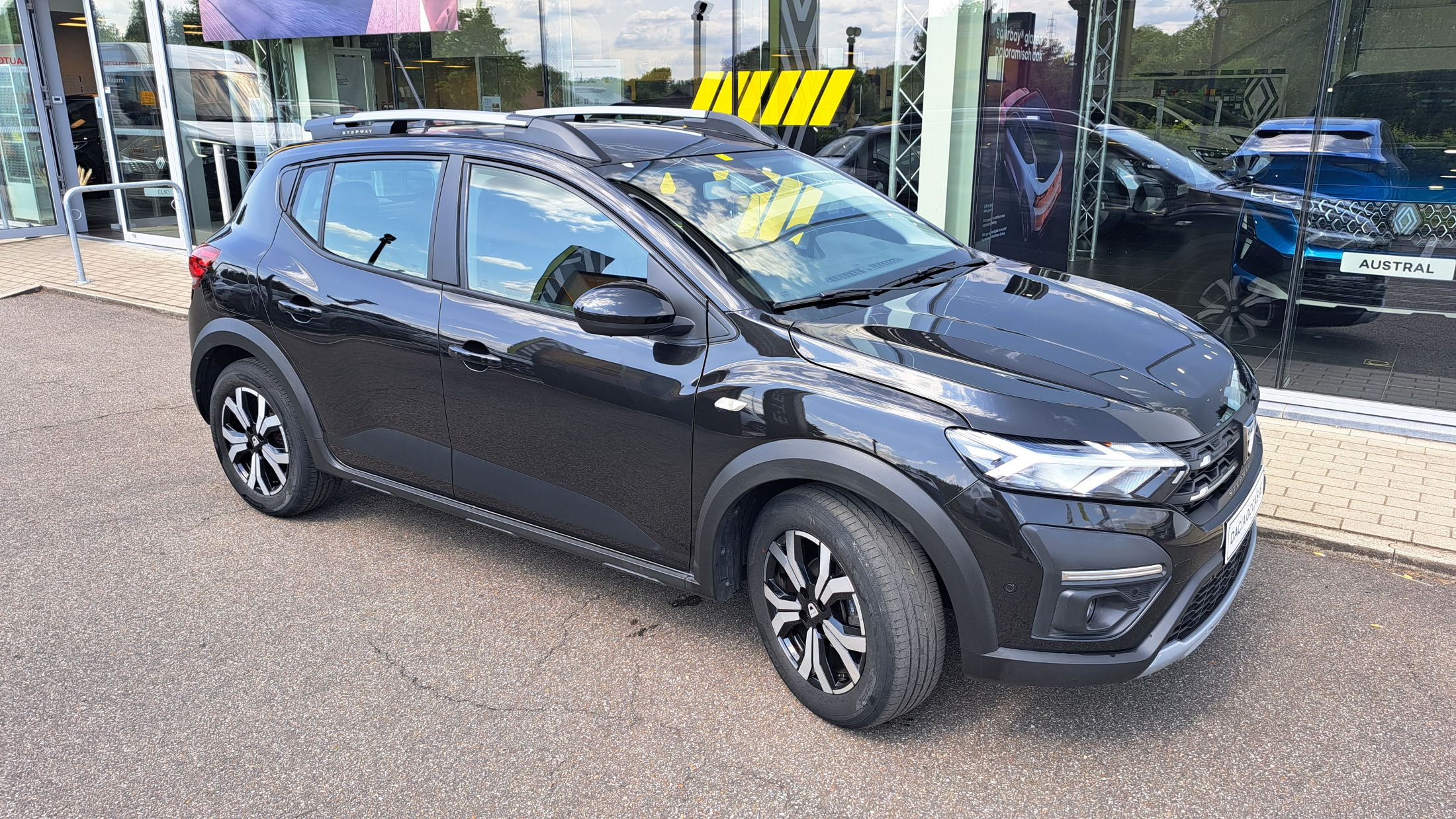 Dacia Stepway TCe 90, GPS, camera, sensoren, trekhaak, dodehoekwaarschuwing