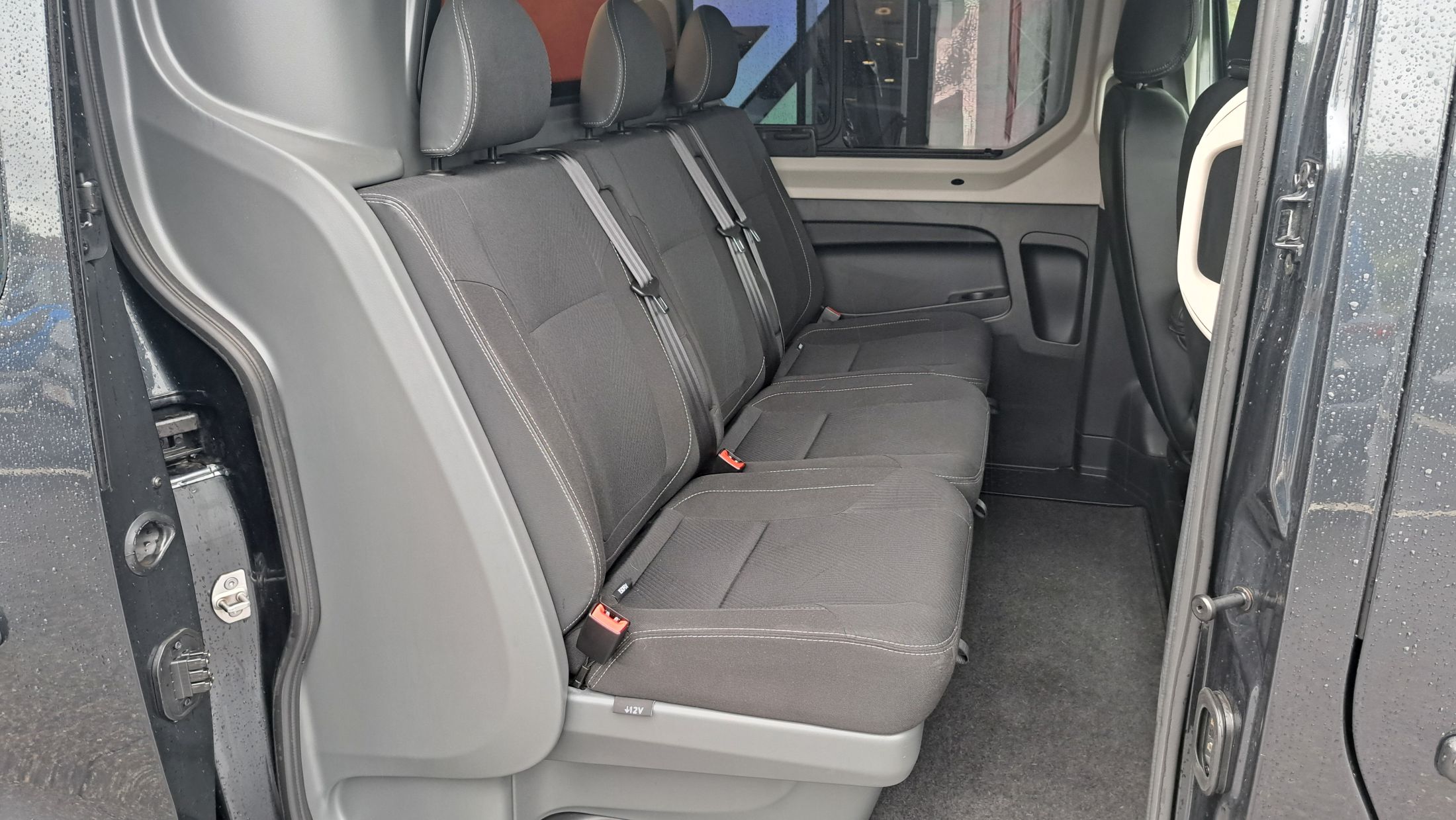 Renault Trafic Dubbele Cabine 2.0, 145 Pk AUTOMAAT, trekhaak, GPS, camera, 5 zitplaatsen