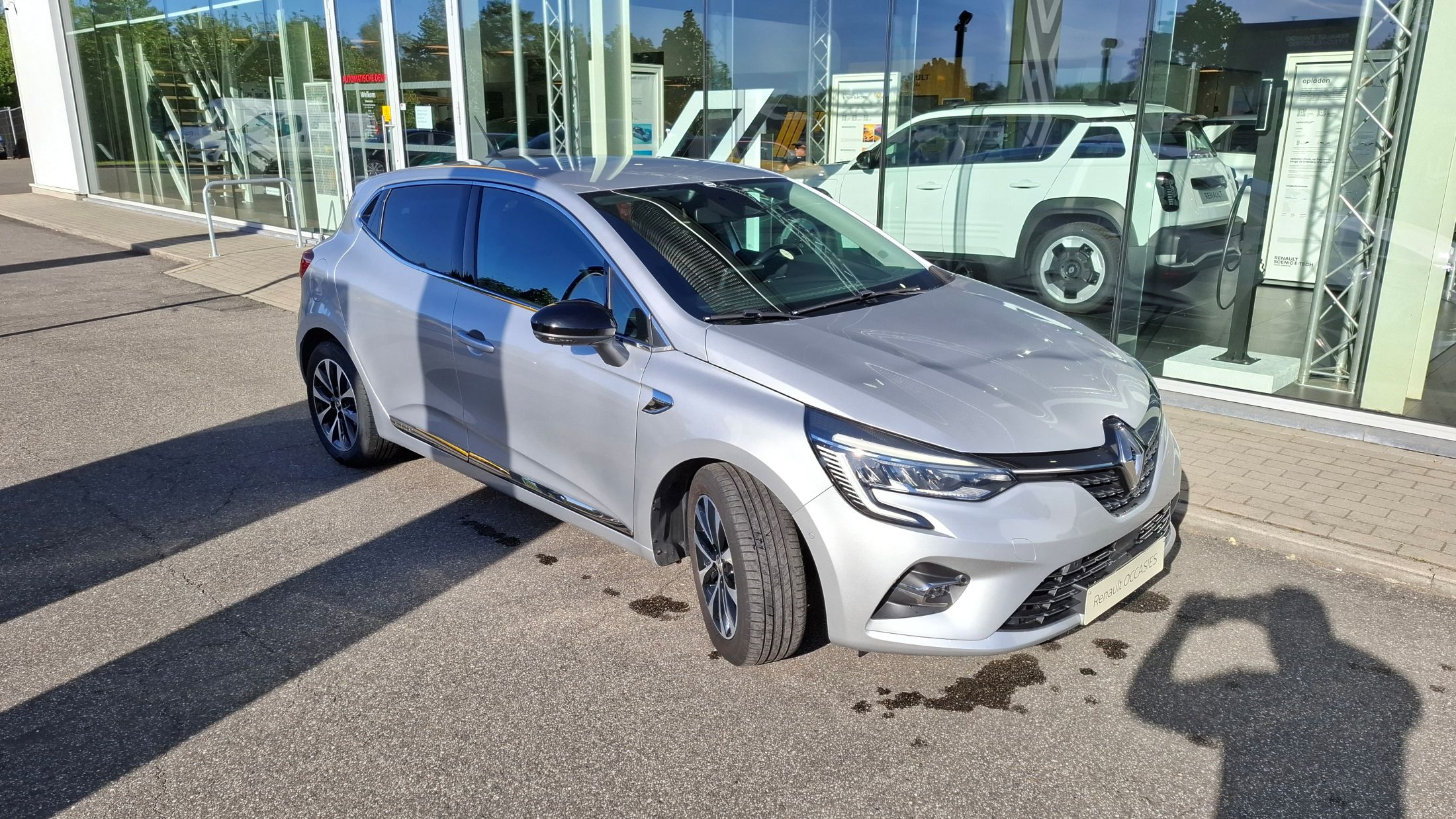 Renault Clio AUTOMAAT, 1332cc-130Pk, GPS, camera, airco, dodehoekwaarschuwing