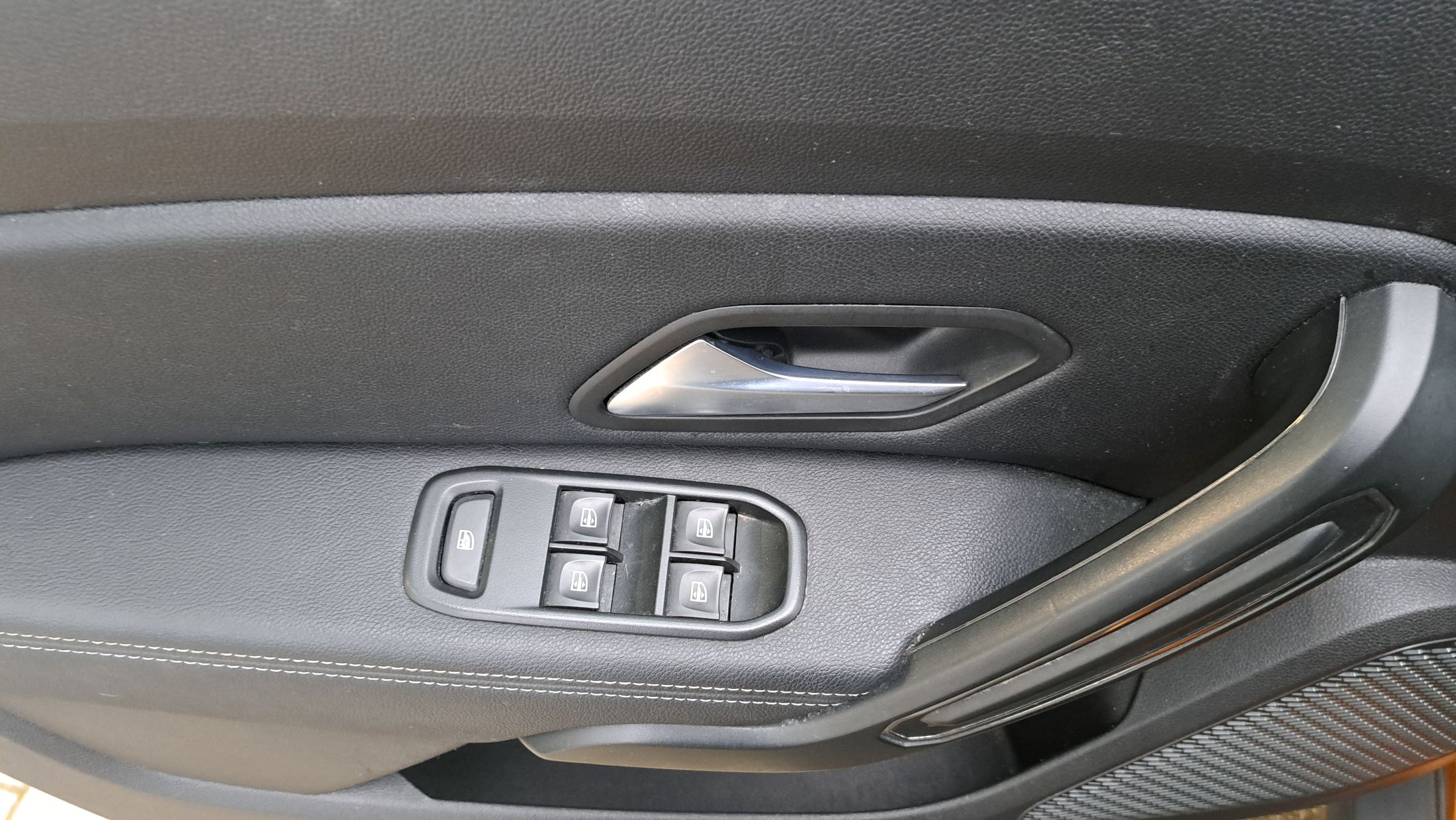 Dacia Duster TCe90, benzine/LPG, 360camera, dodehoekwaarschuwing, trekhaak