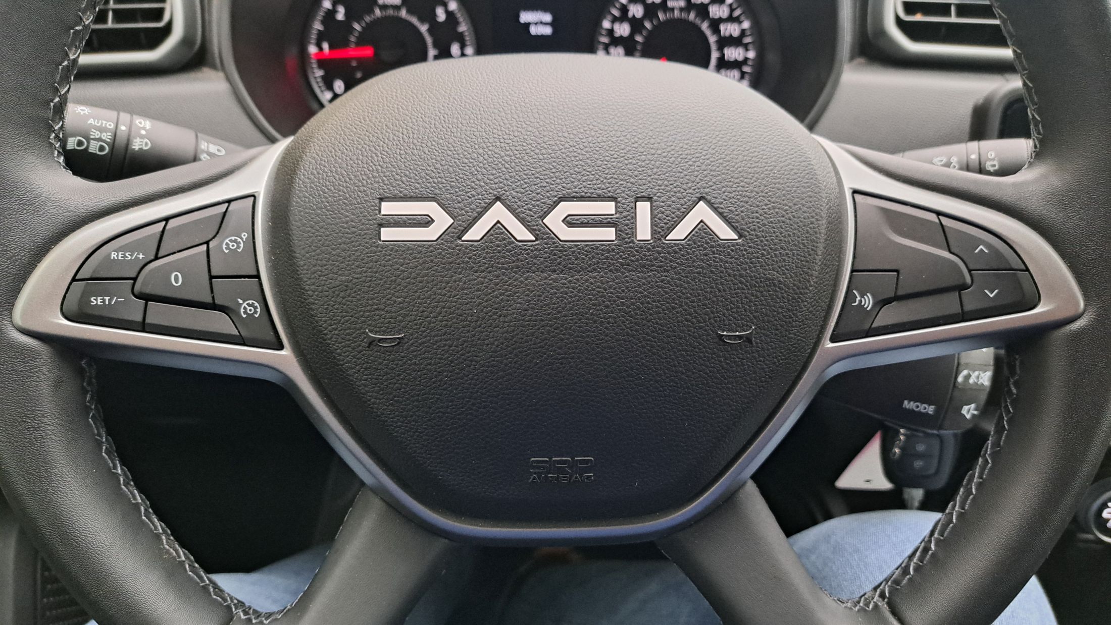 Dacia Duster TCe 90, airco, GPS, camera, dodehoekwaarschuwing, sensor V+A