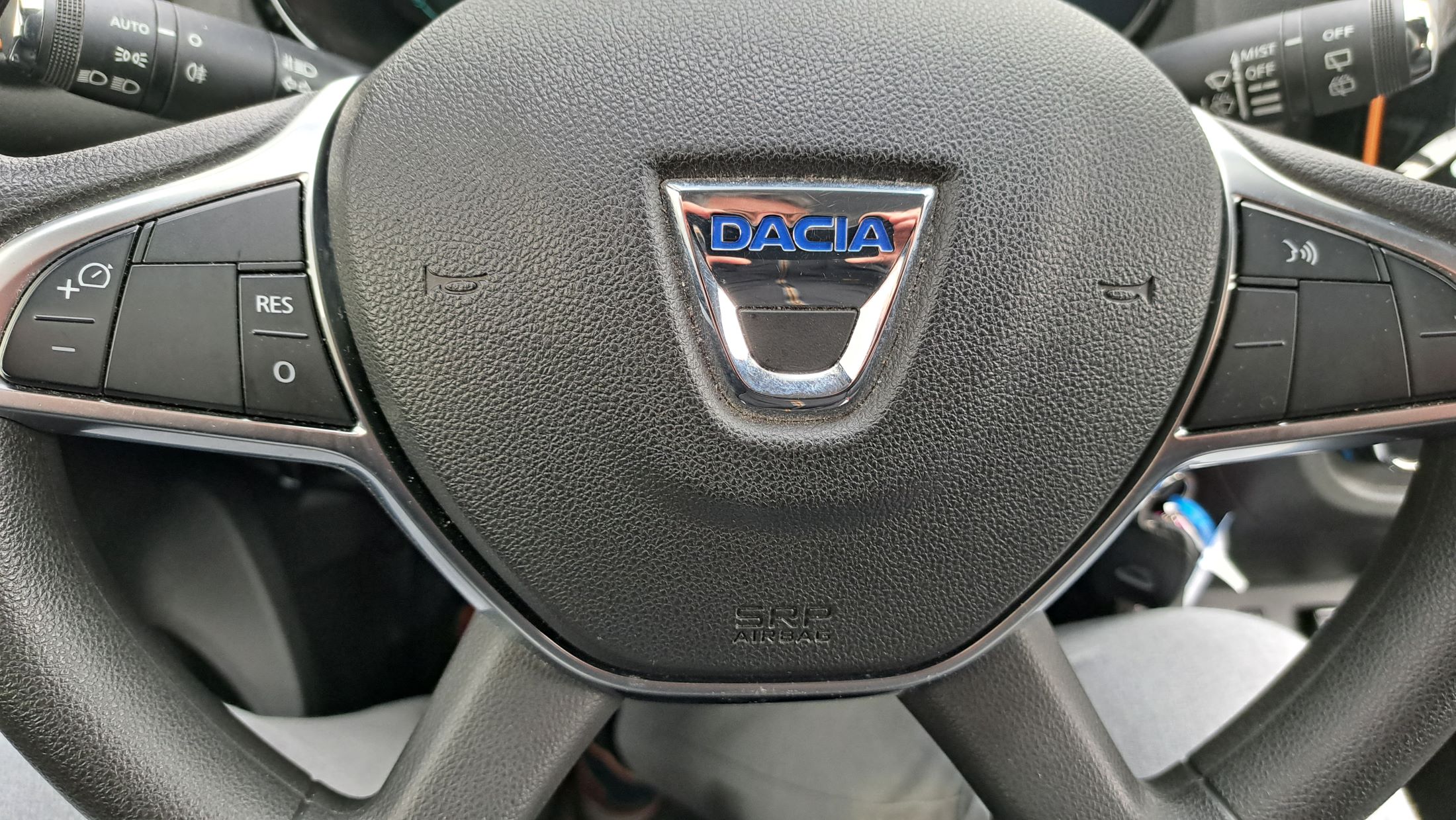Dacia Spring 27.4 kWh Comfort Plus, airco, GPS, camera, sensoren.