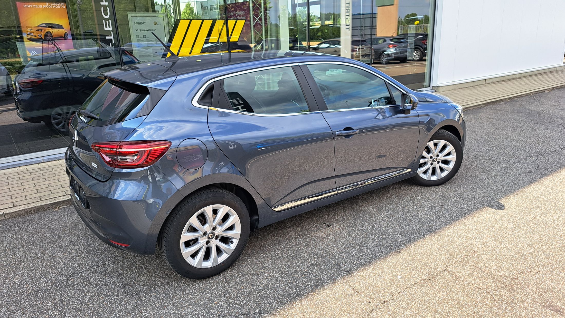 Renault Clio TCe 90 Intens, airco, GPS, camera, sensoren V+A