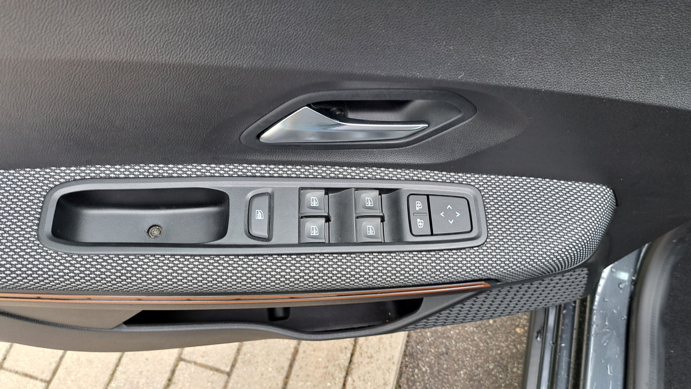 Dacia Stepway TCe 90 AUTOMAAT, airco, dodehoekwaarschuwing, afneenbare trekhaak.