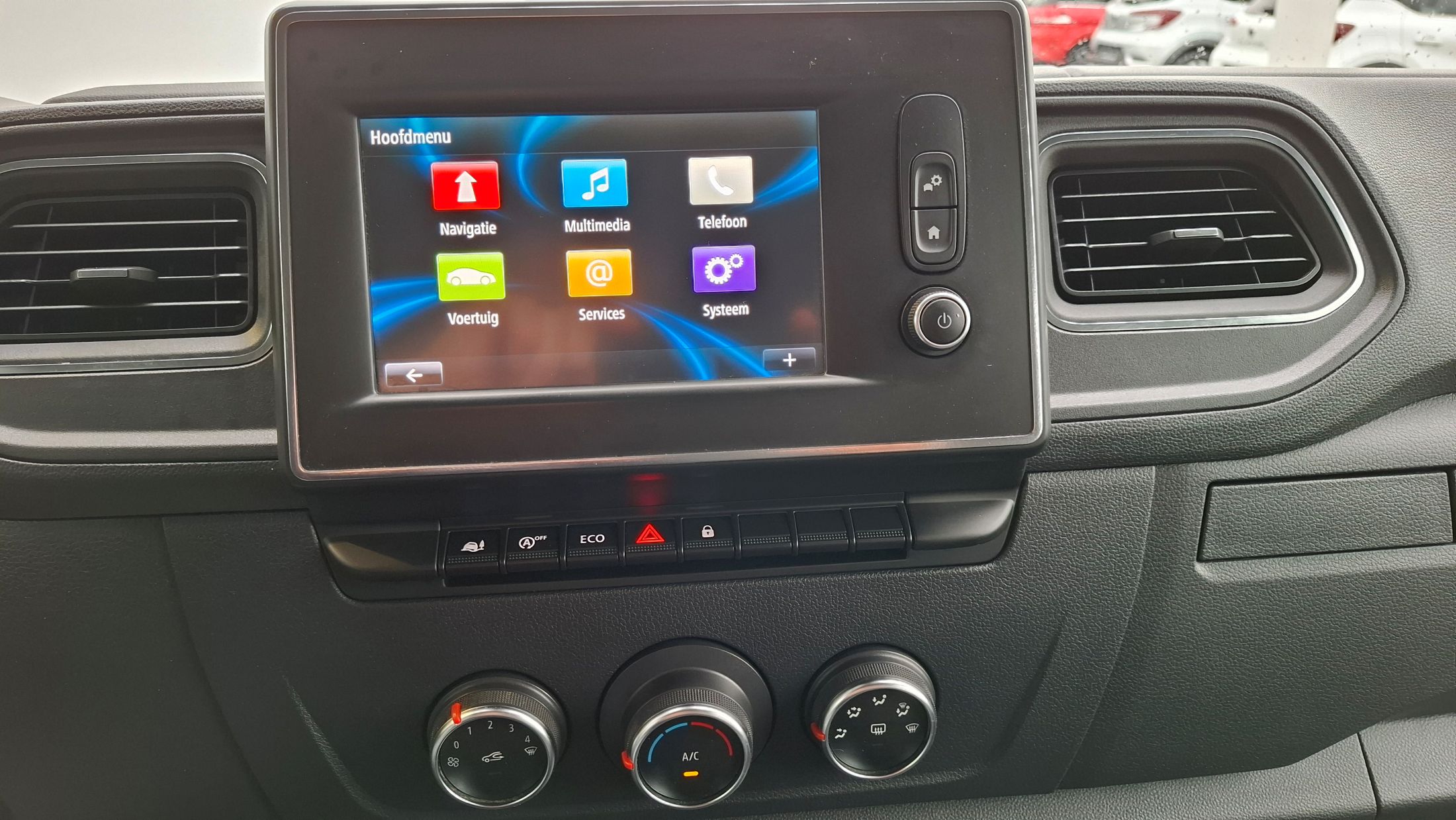 Renault Master dubbele cabine, open laadbak, trekhaak, GPS, 20450 ex. BTW