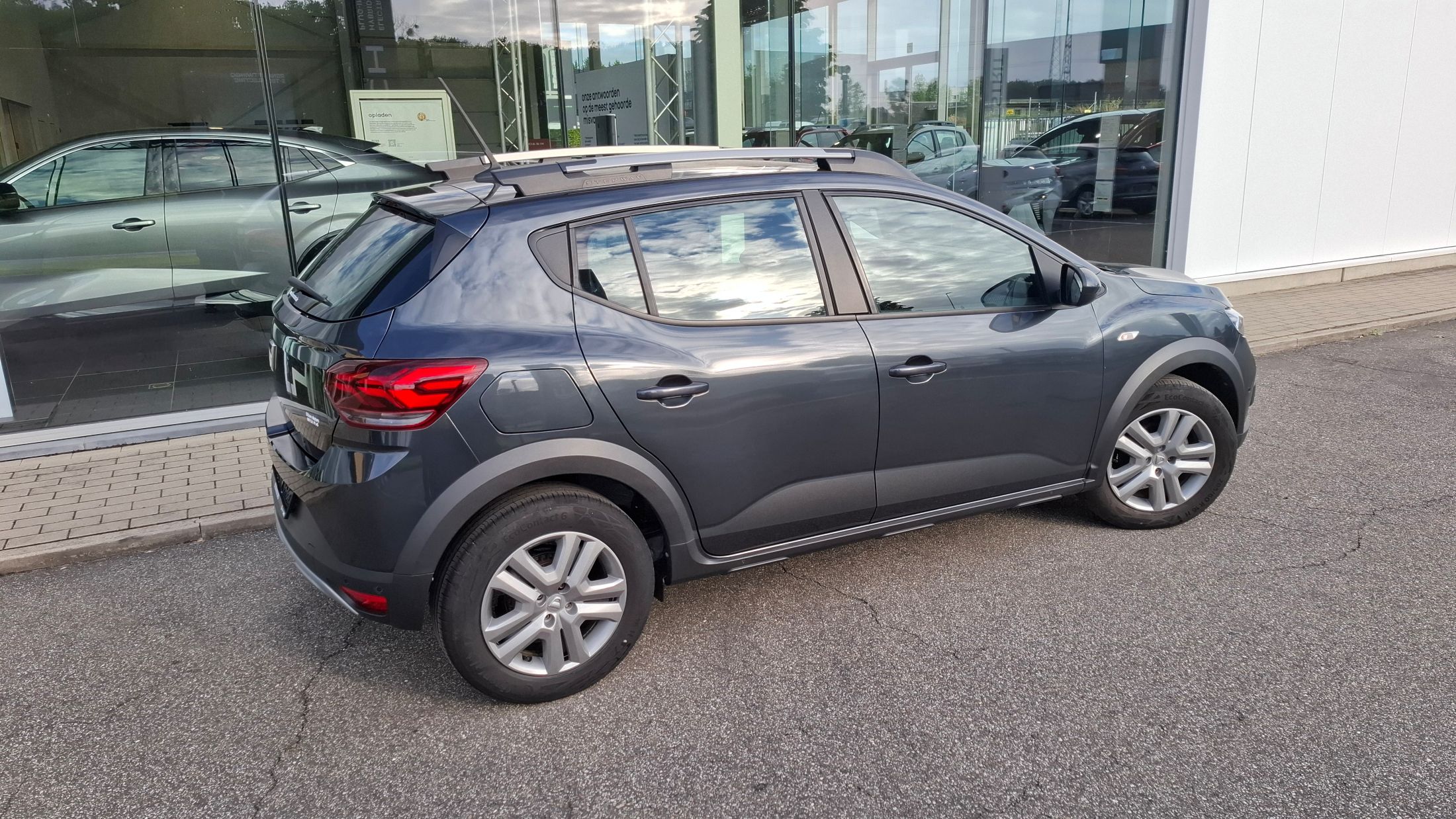 Dacia Sandero Stepway TCe 90, airco, GPS, camera, dodehoekwaarschuwing.