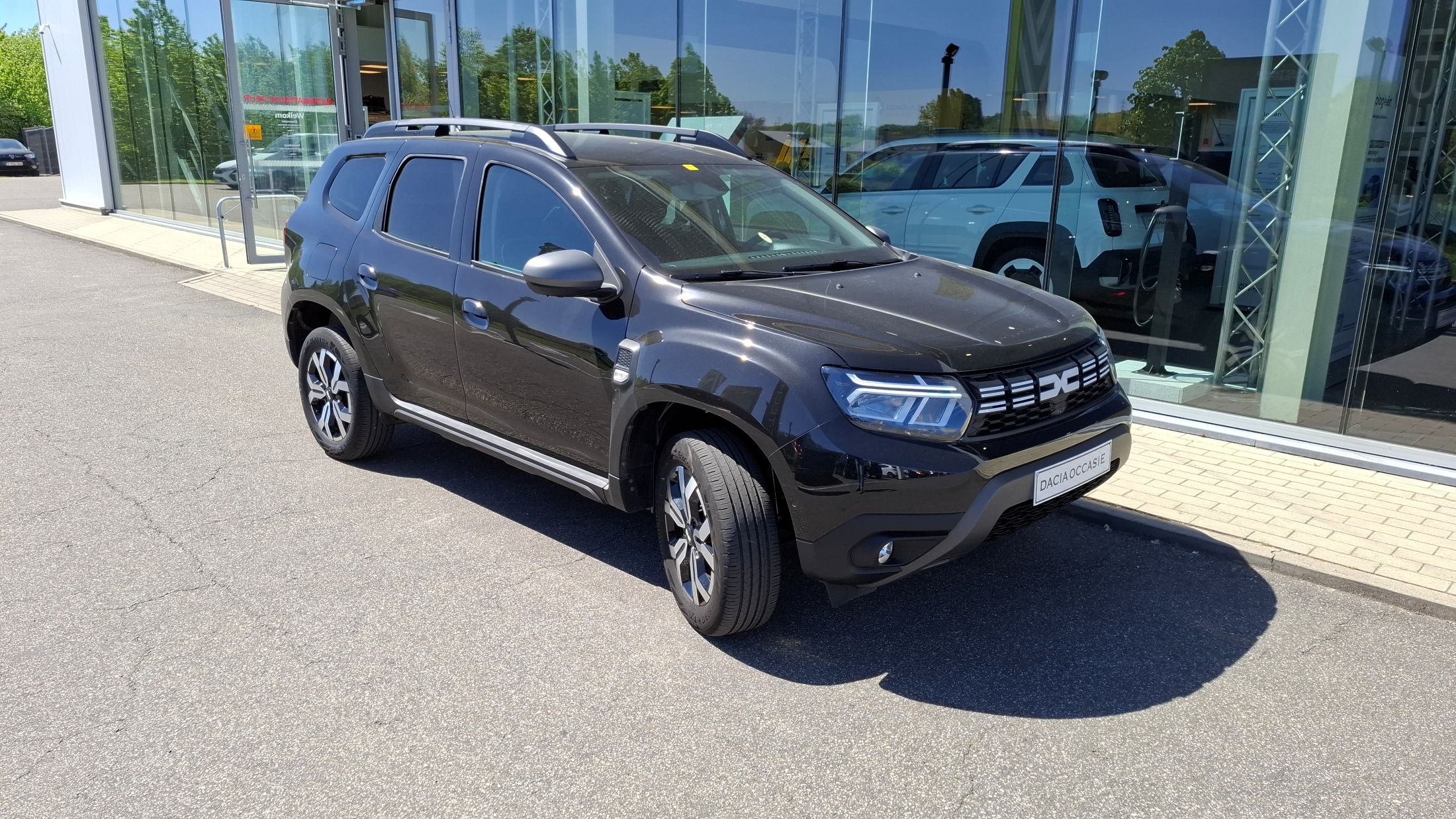 Dacia Duster 1332cc-140Pk, GPS, 360 camera, airco, dodehoekwaarschuwing