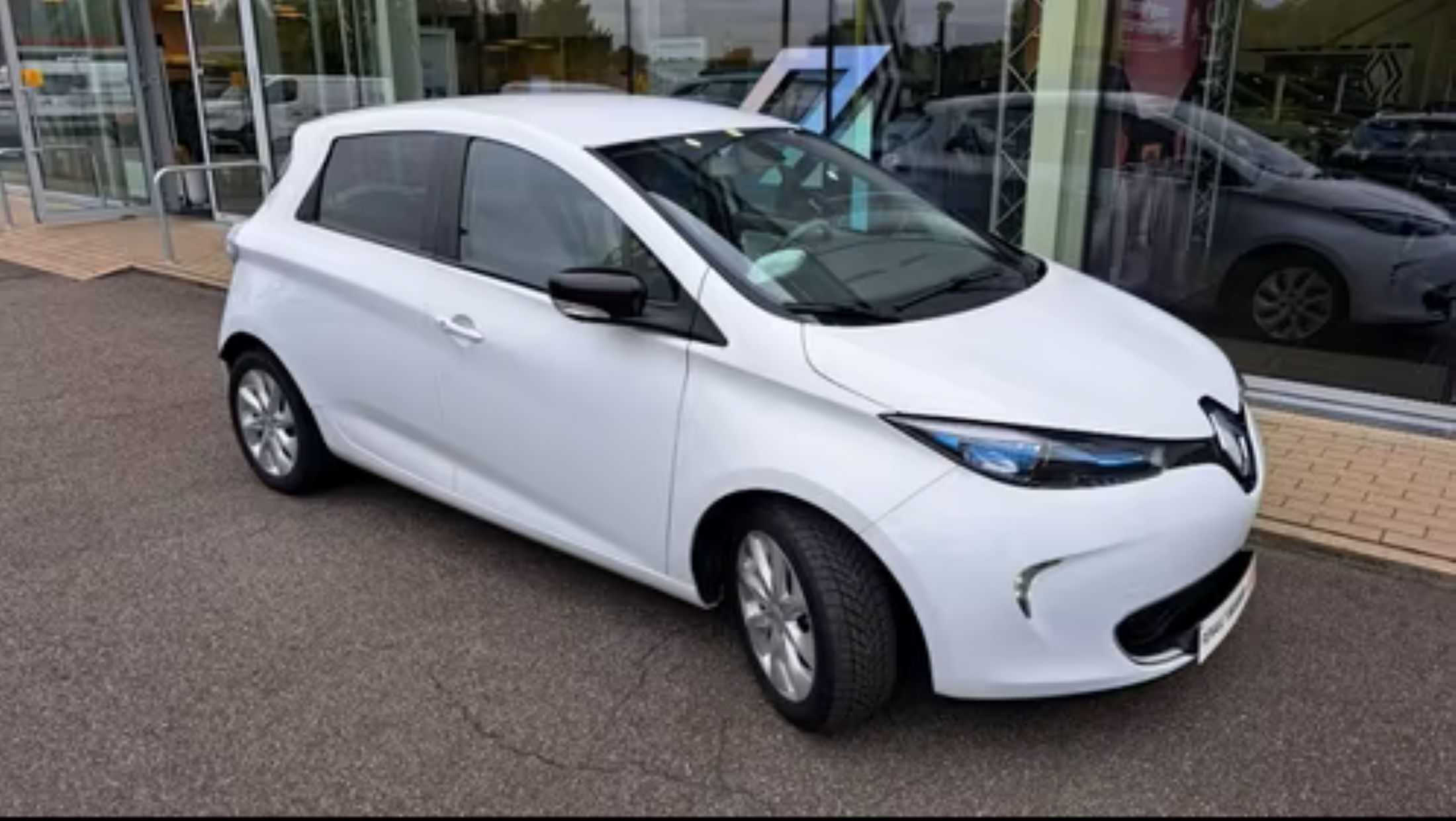 Renault Zoe 23,3 KWh batterij inbegrepen, airco, GPS, sensoren A