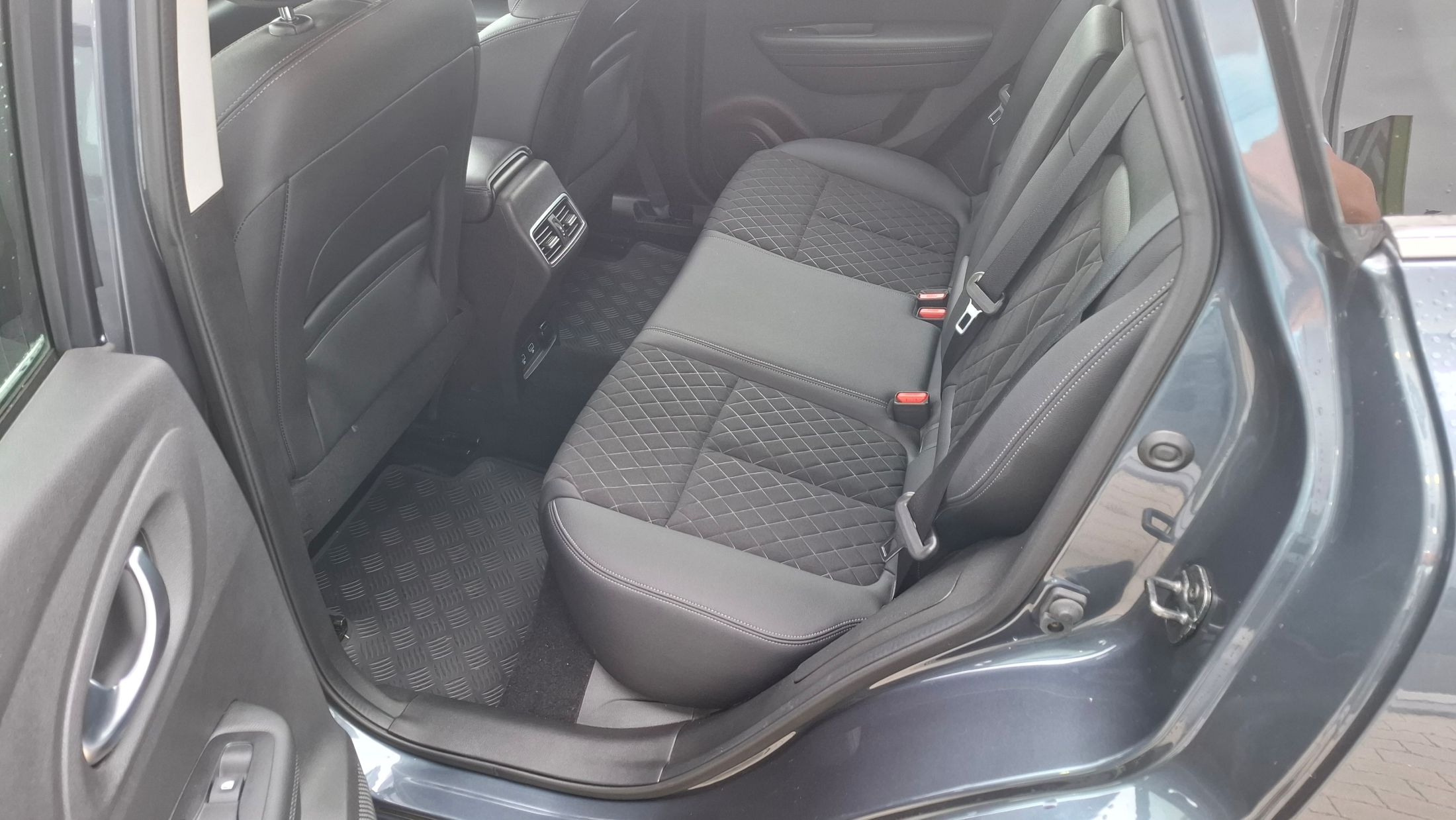 Renault Kadjar TCe140, GPS, camera, trekhaak, zetelverwarming, dodehoekwaarschuwing
