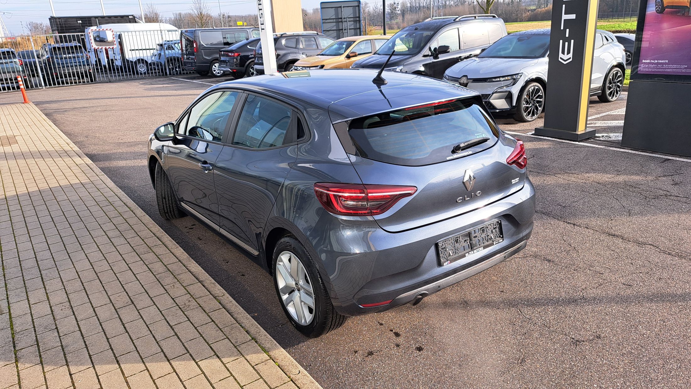 Renault Clio TCe 101 Pk, airco, apple & andriod, sensor A