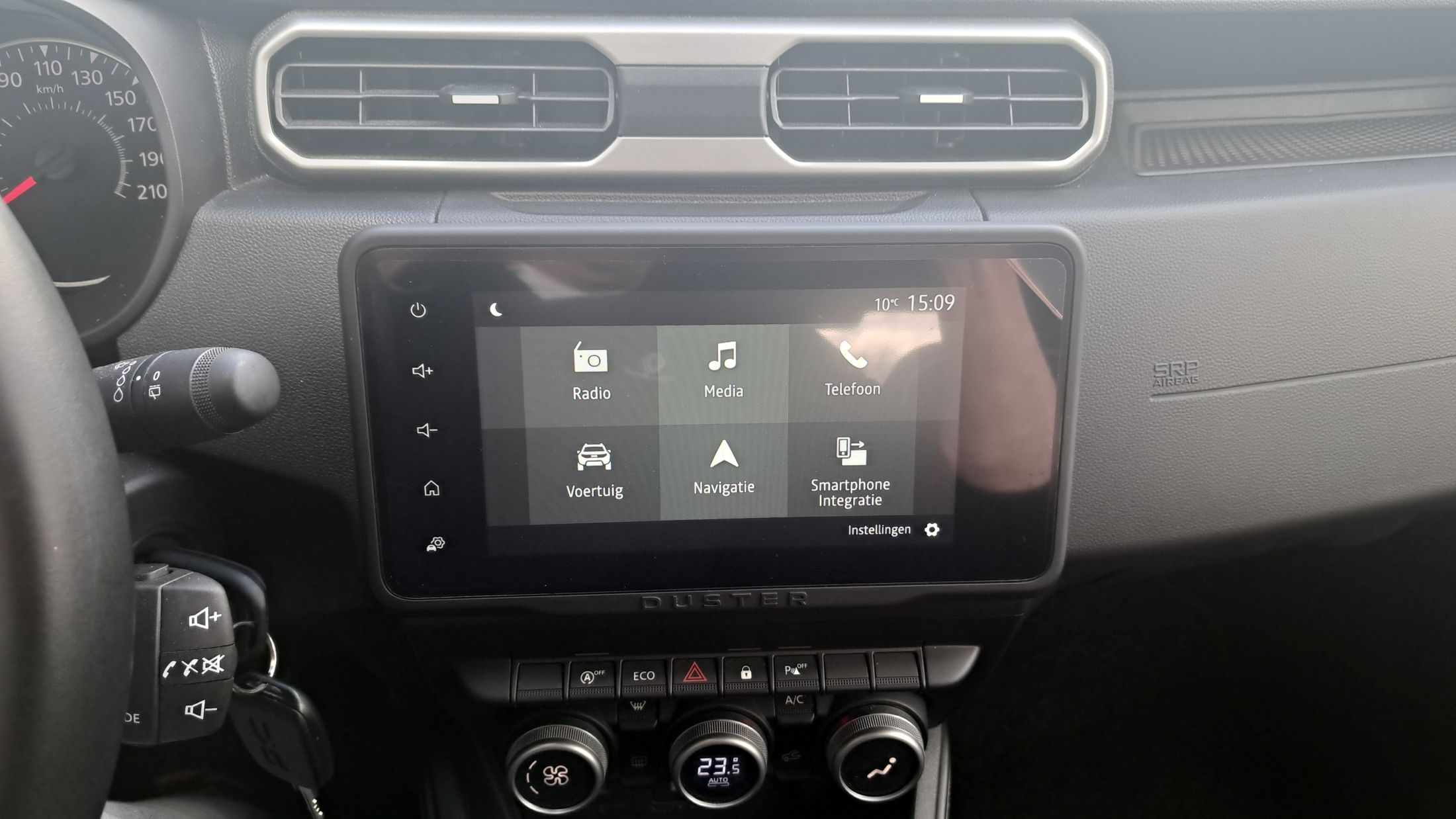 Dacia Duster TCe 90, airco, GPS, sensoren A, camera, trekhaak, 8648 km