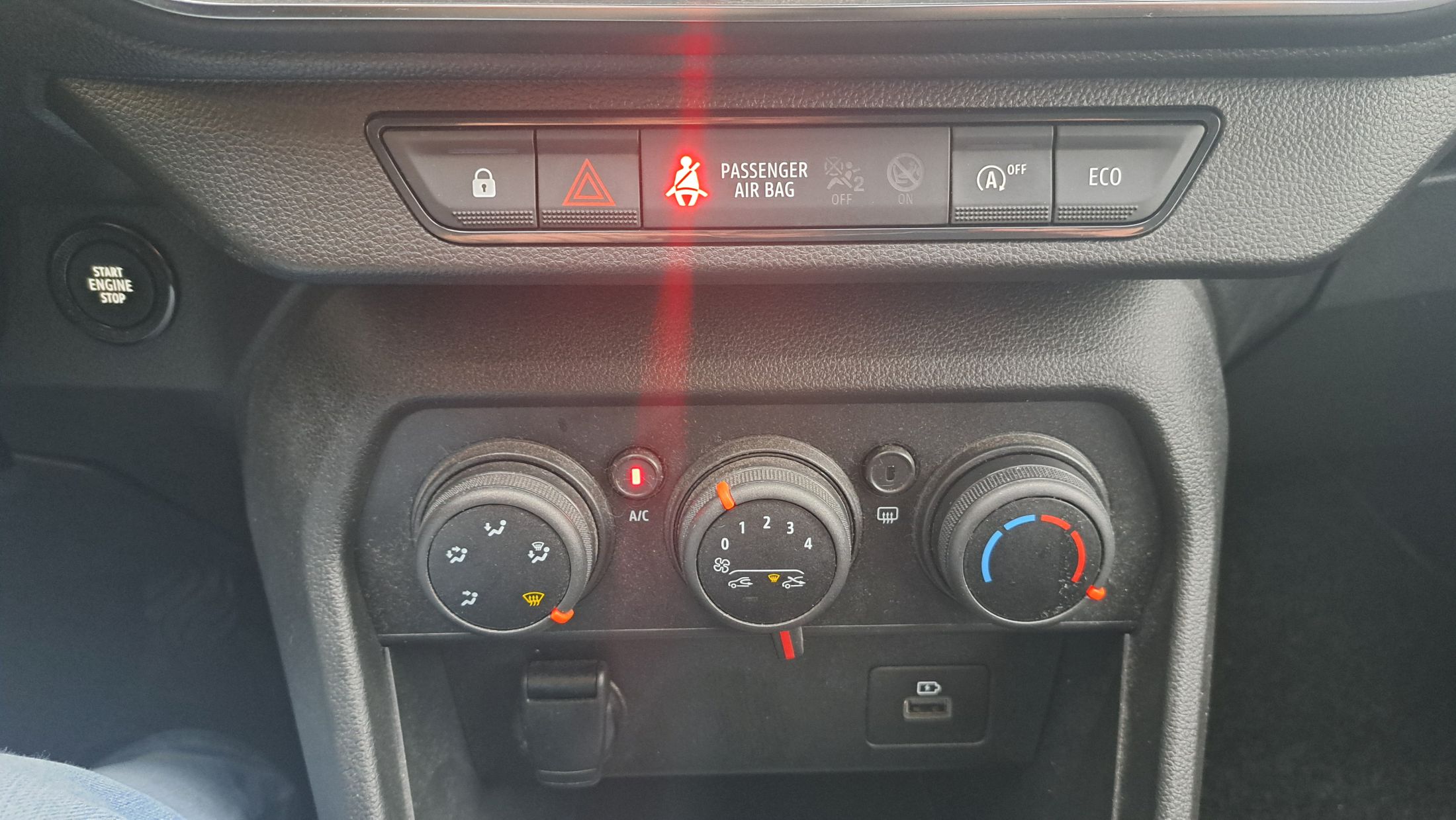 Dacia Sandero Stepway TCe90, GPS, camera, sensoren V+A, dodehoekwaarschuwing