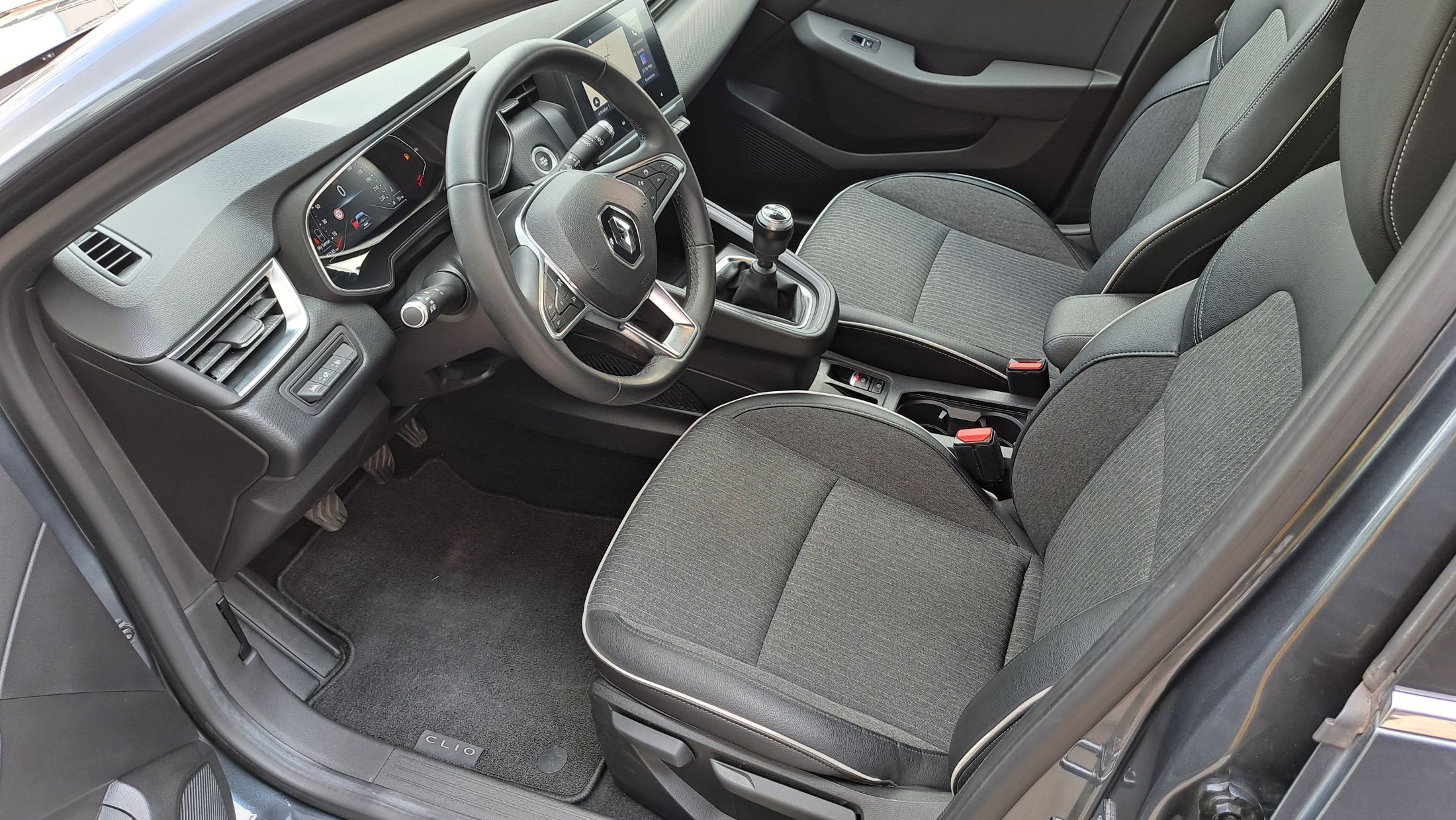 Renault Clio TCe 90 Intens, airco, GPS, camera, sensoren V+A