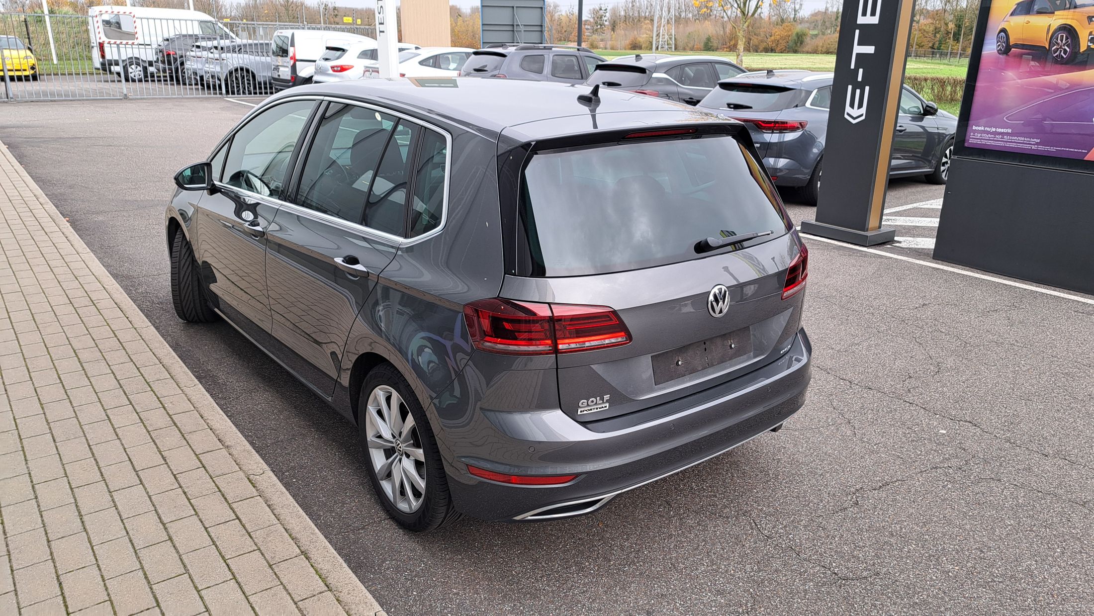 VW Golf Sportsvan 150 Pk AUTOMAAT, zetelverwarming, camera