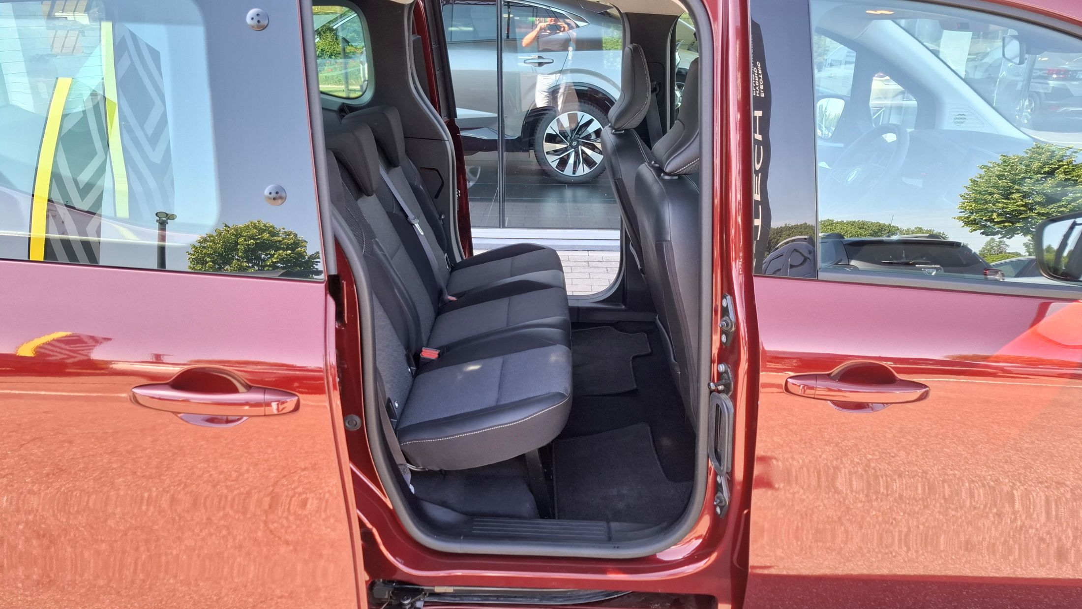 Renault Kangoo 1332cc/102Pk, airco, camera, schuifdeur L+R