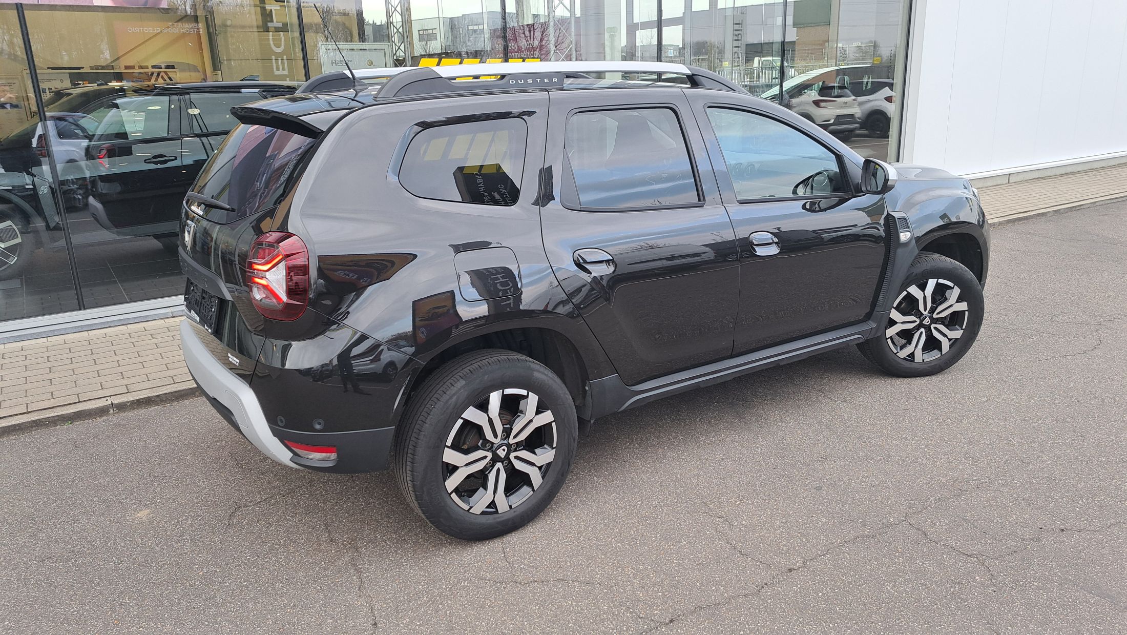Dacia Duster benzine + LPG 90 Pk, GPS, 360 camera, dodehoekwaarschuwing