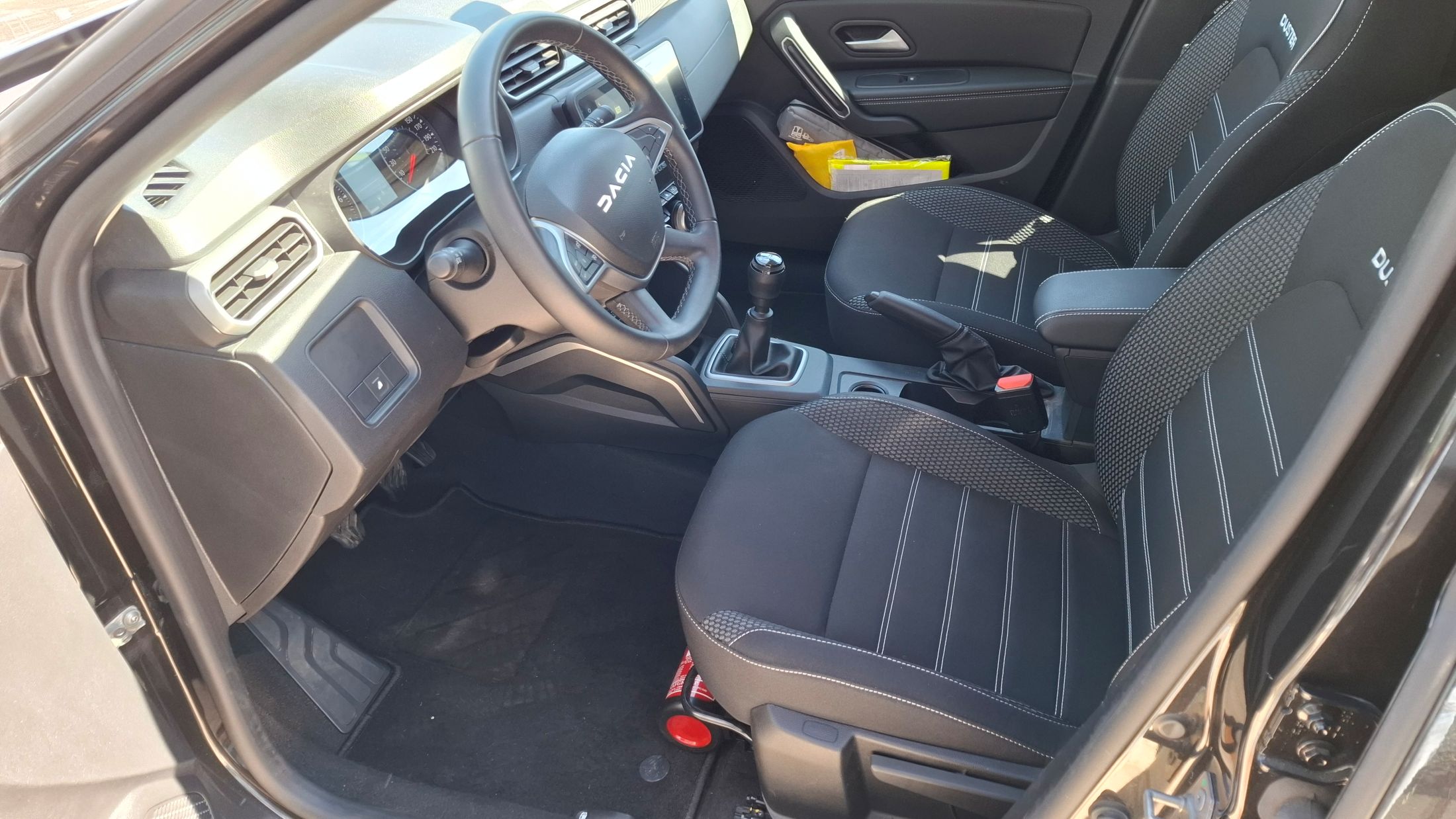 Dacia Duster 1332cc-140Pk, GPS, 360 camera, airco, dodehoekwaarschuwing